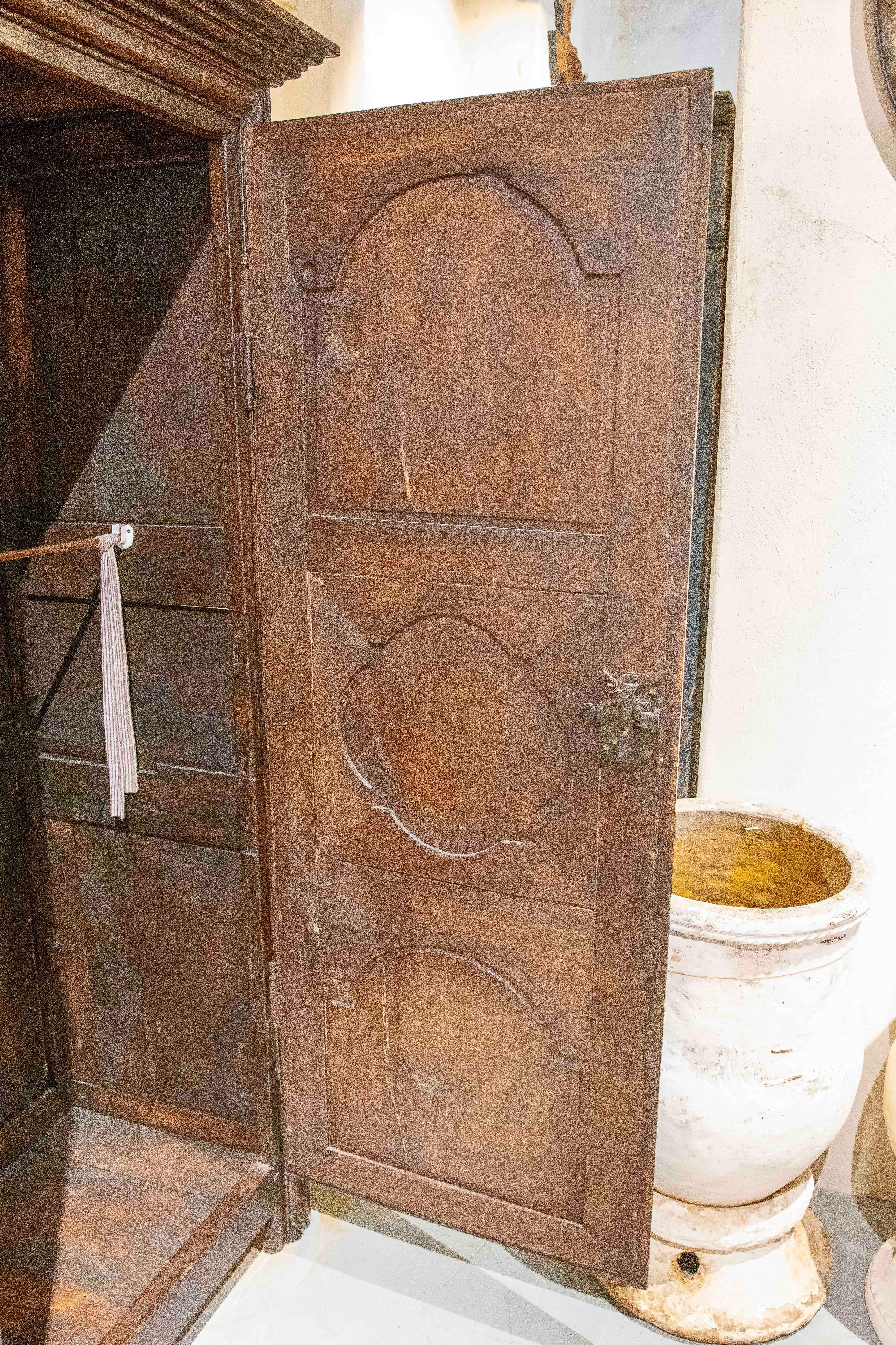 1850s English Narrow Wooden Closet with One Door & Original Hardware. 1