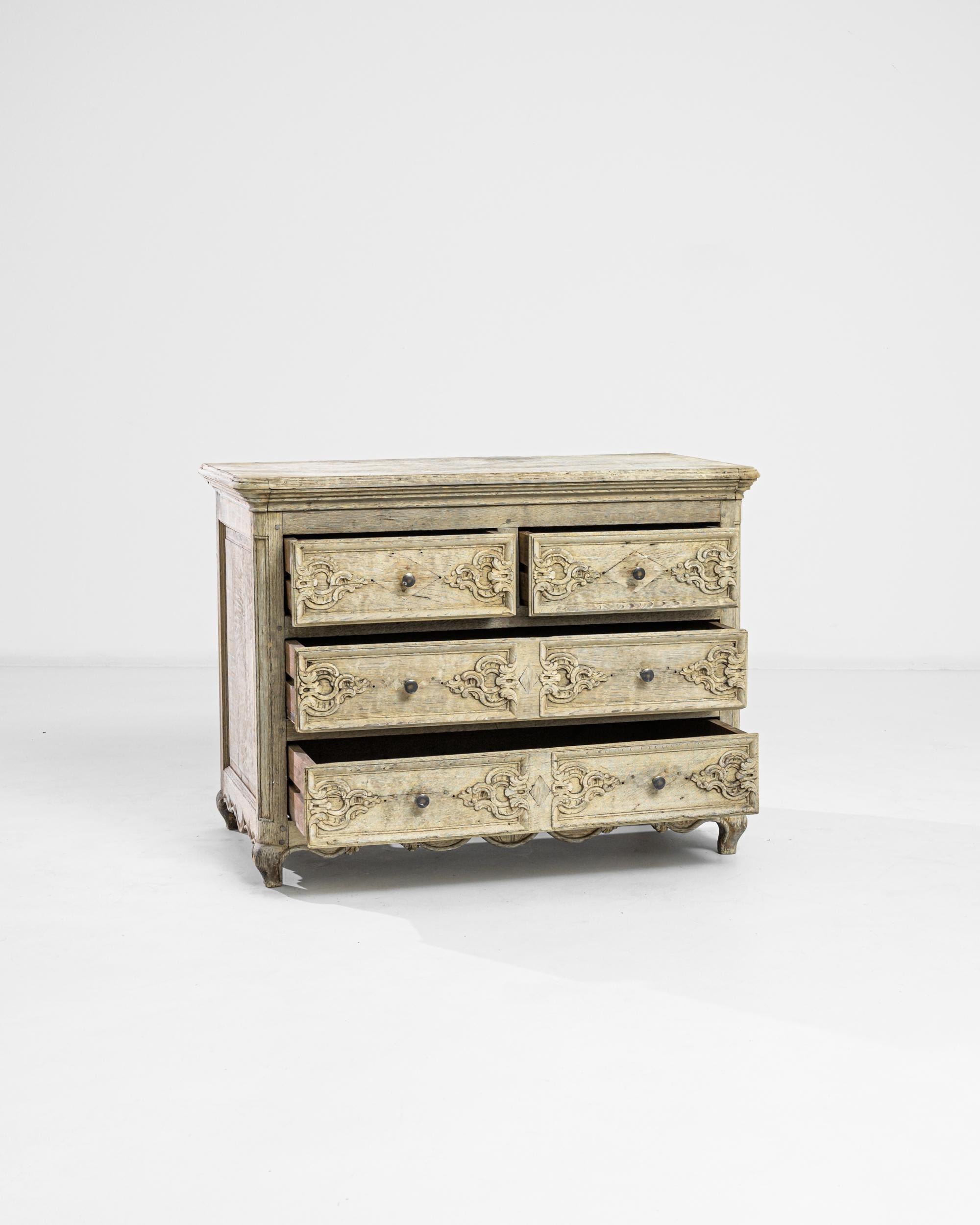 Hand-Carved 1850s French Bleached Oak Chest of Drawers For Sale