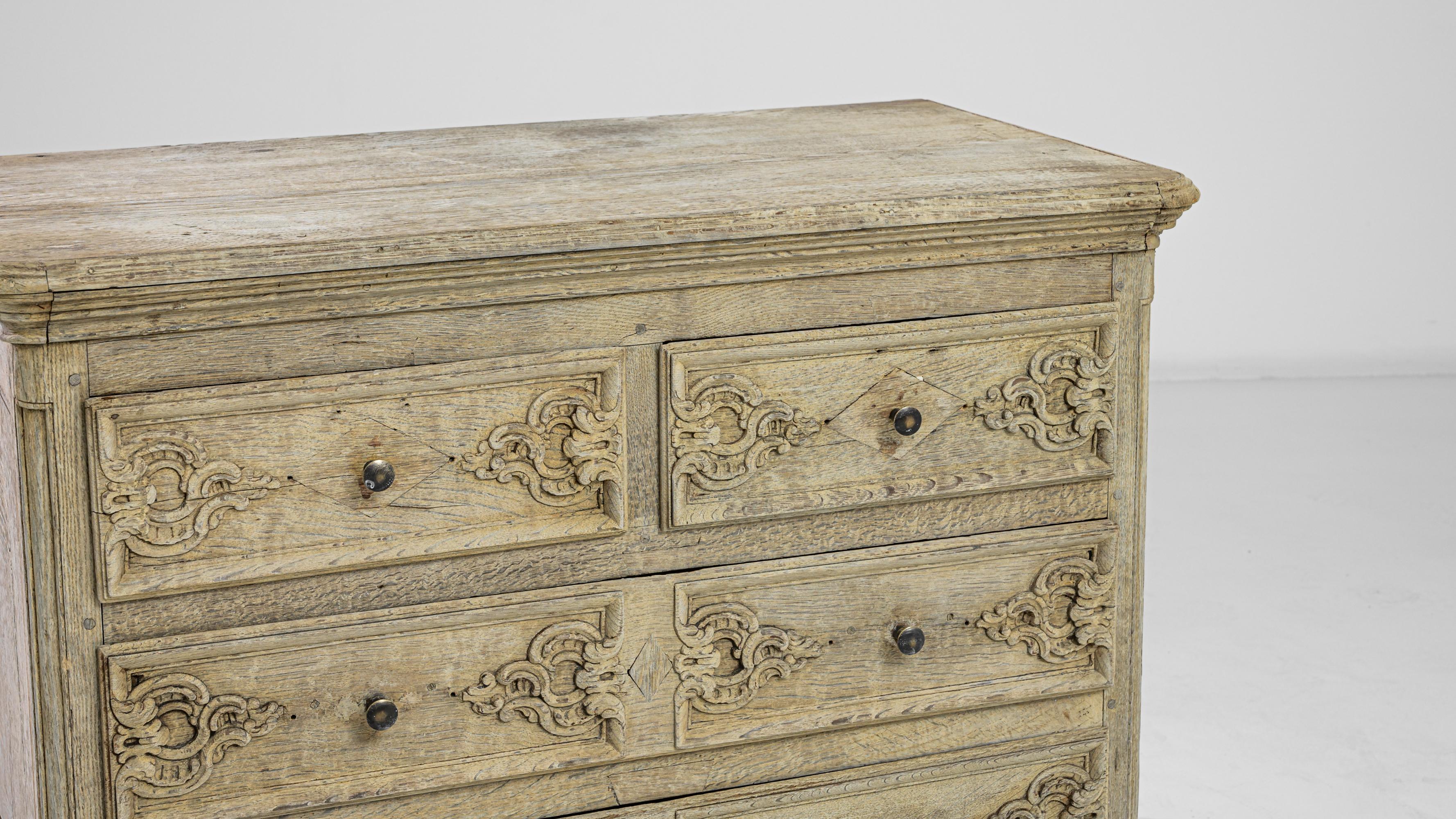 1850s French Bleached Oak Chest of Drawers For Sale 2