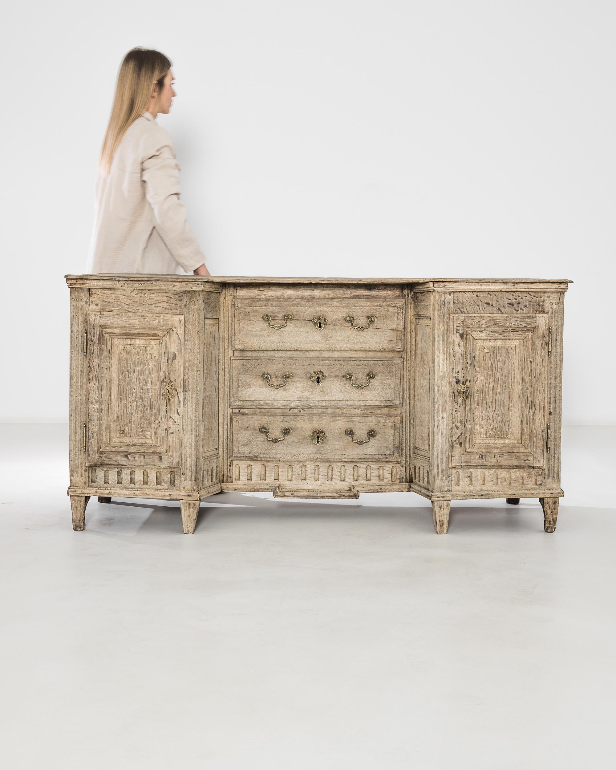 1850s French Bleached Oak Desk In Good Condition In High Point, NC