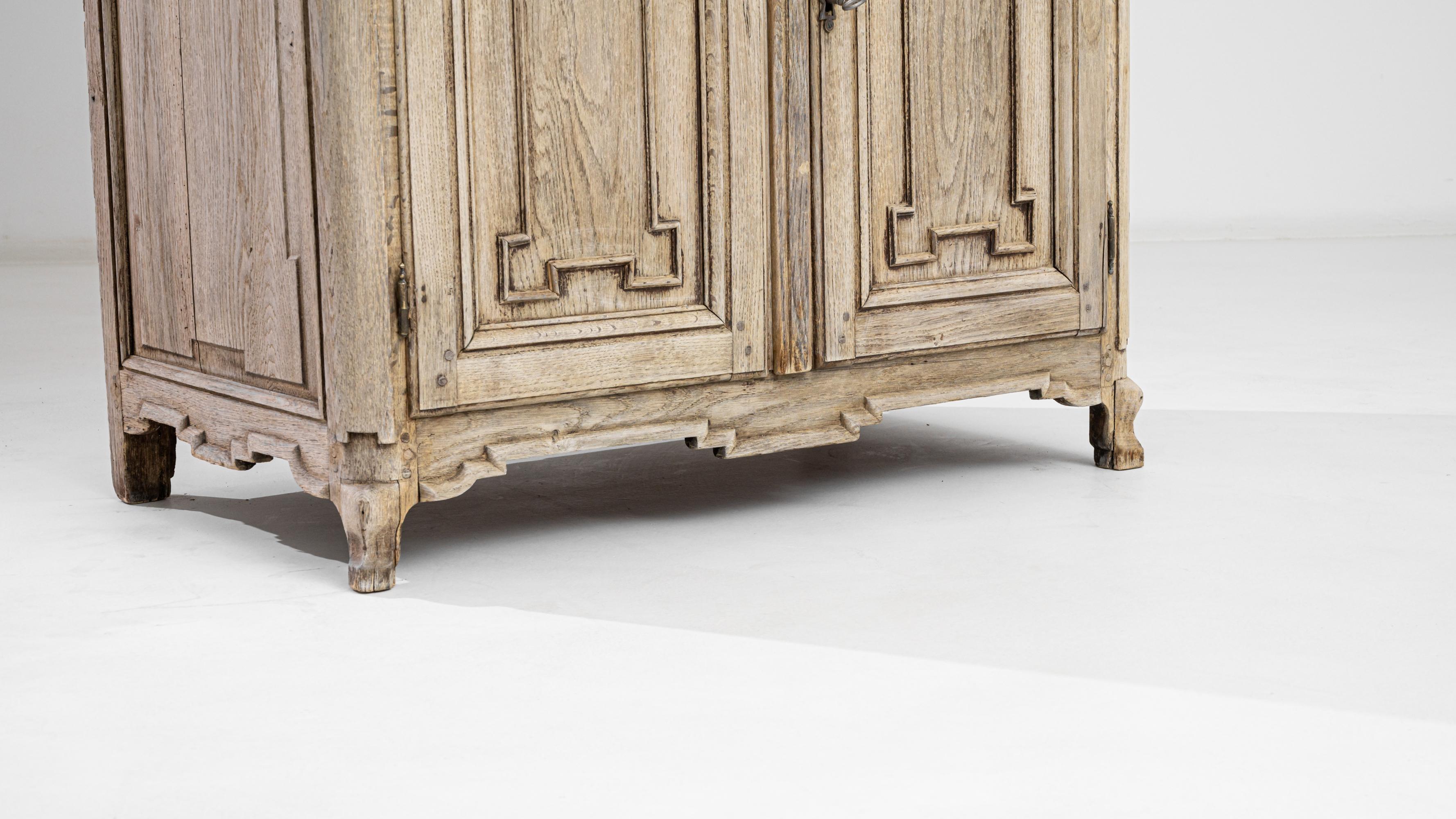 1850s French Bleached Oak Vitrine For Sale 3