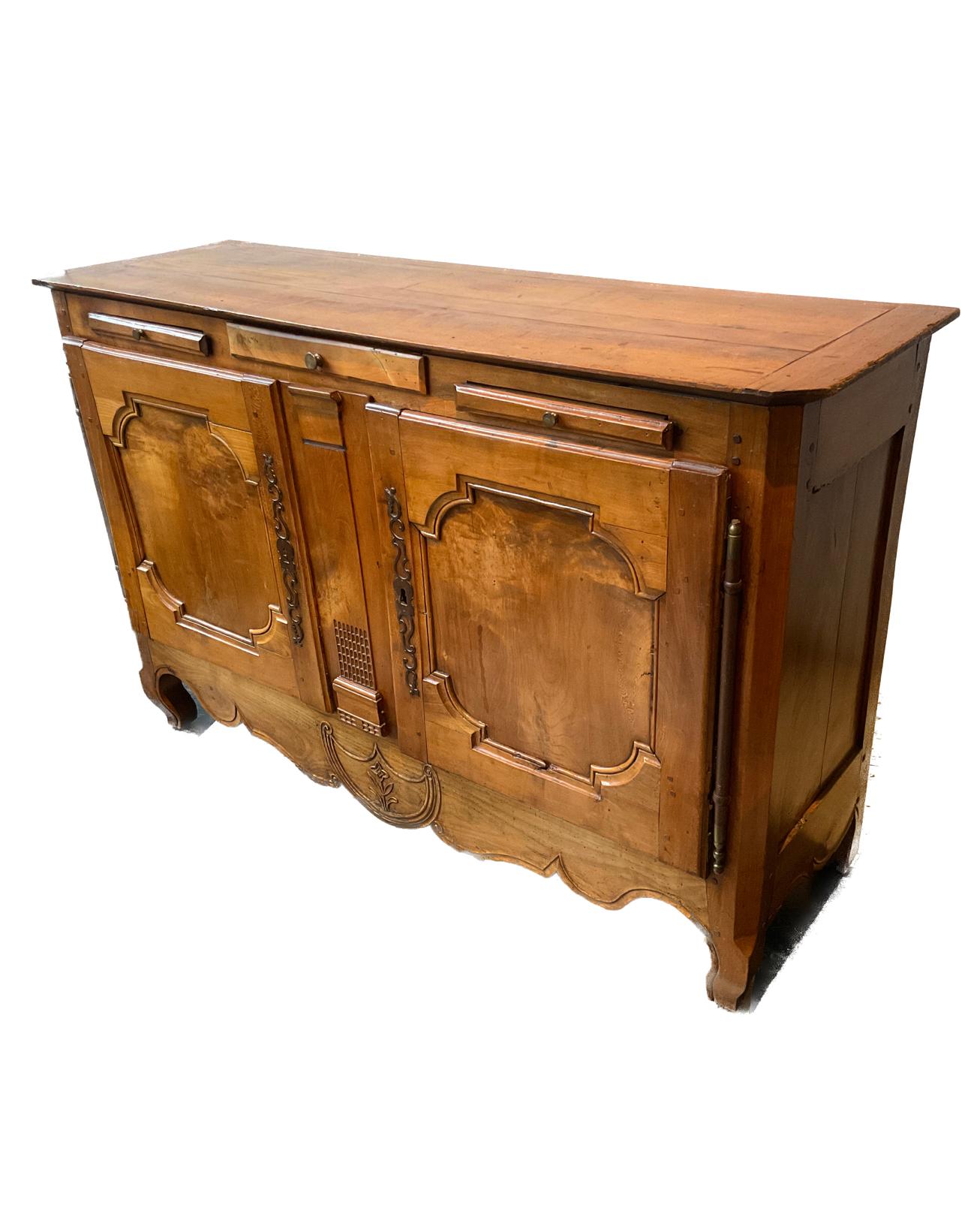 1850s French Provincial Buffet In Good Condition For Sale In Tarrytown, NY
