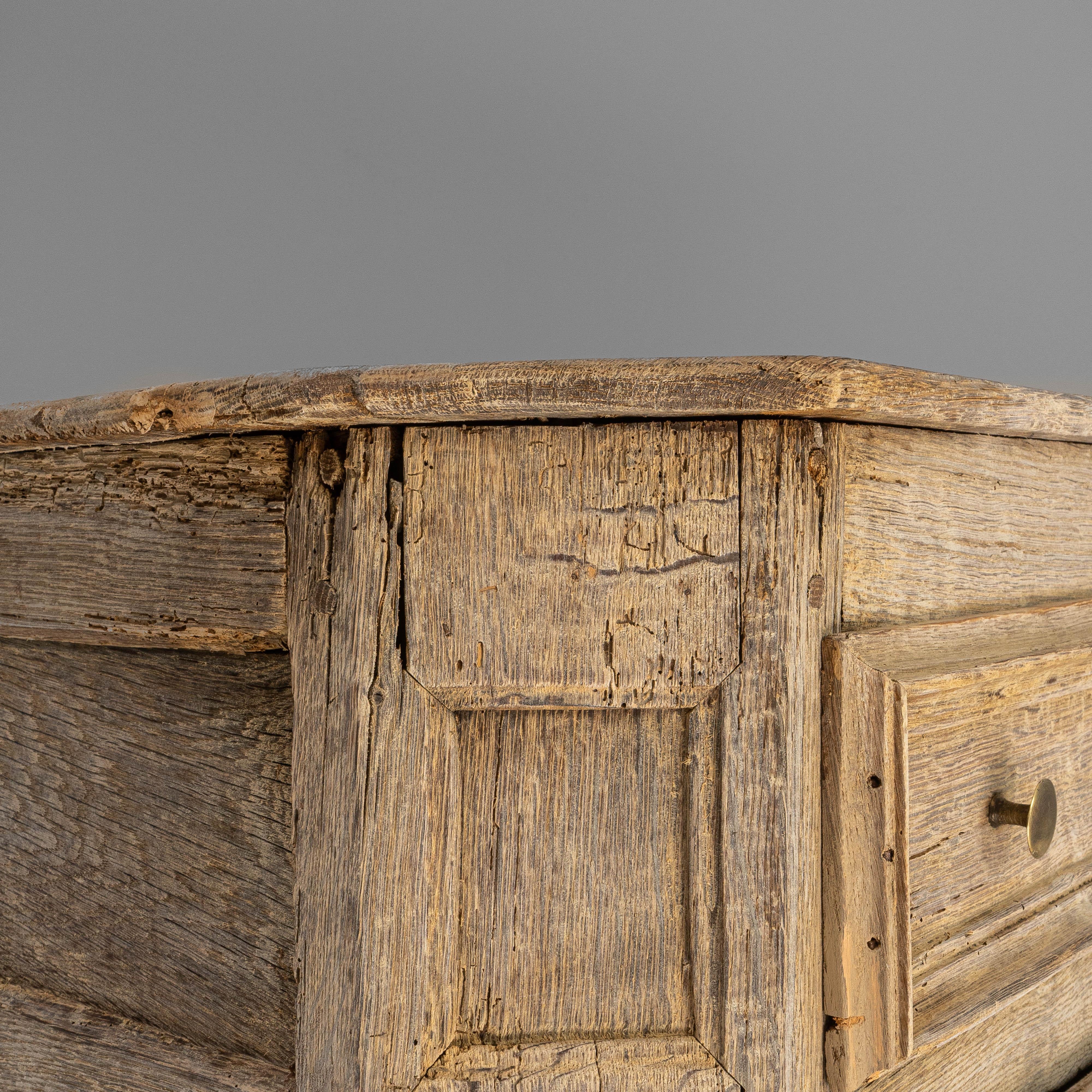 1850s French Provincial Oak Buffet in vendita 9