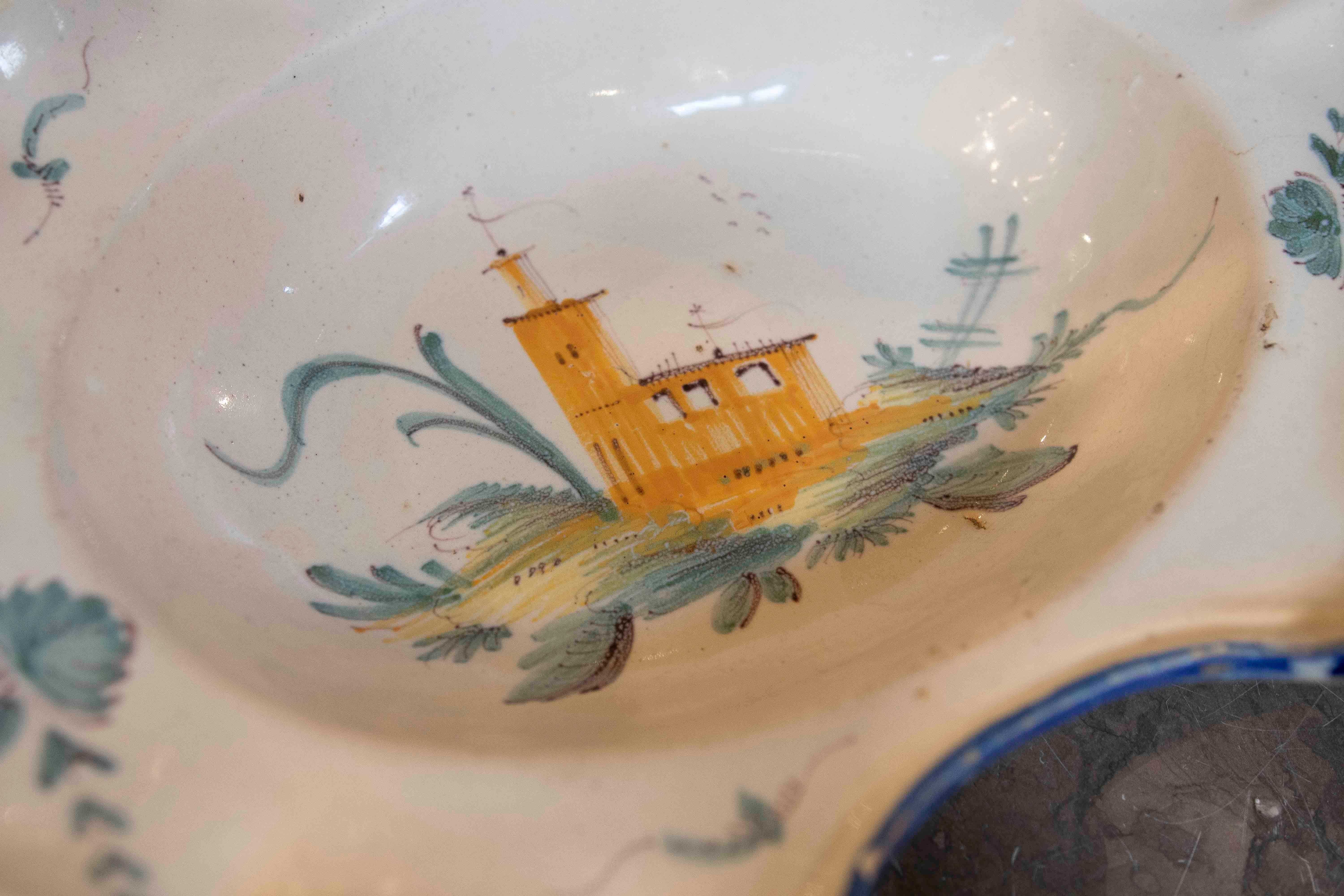 1850 Pintado a mano  Plato de cerámica decorativo de estilo europeo en venta 1
