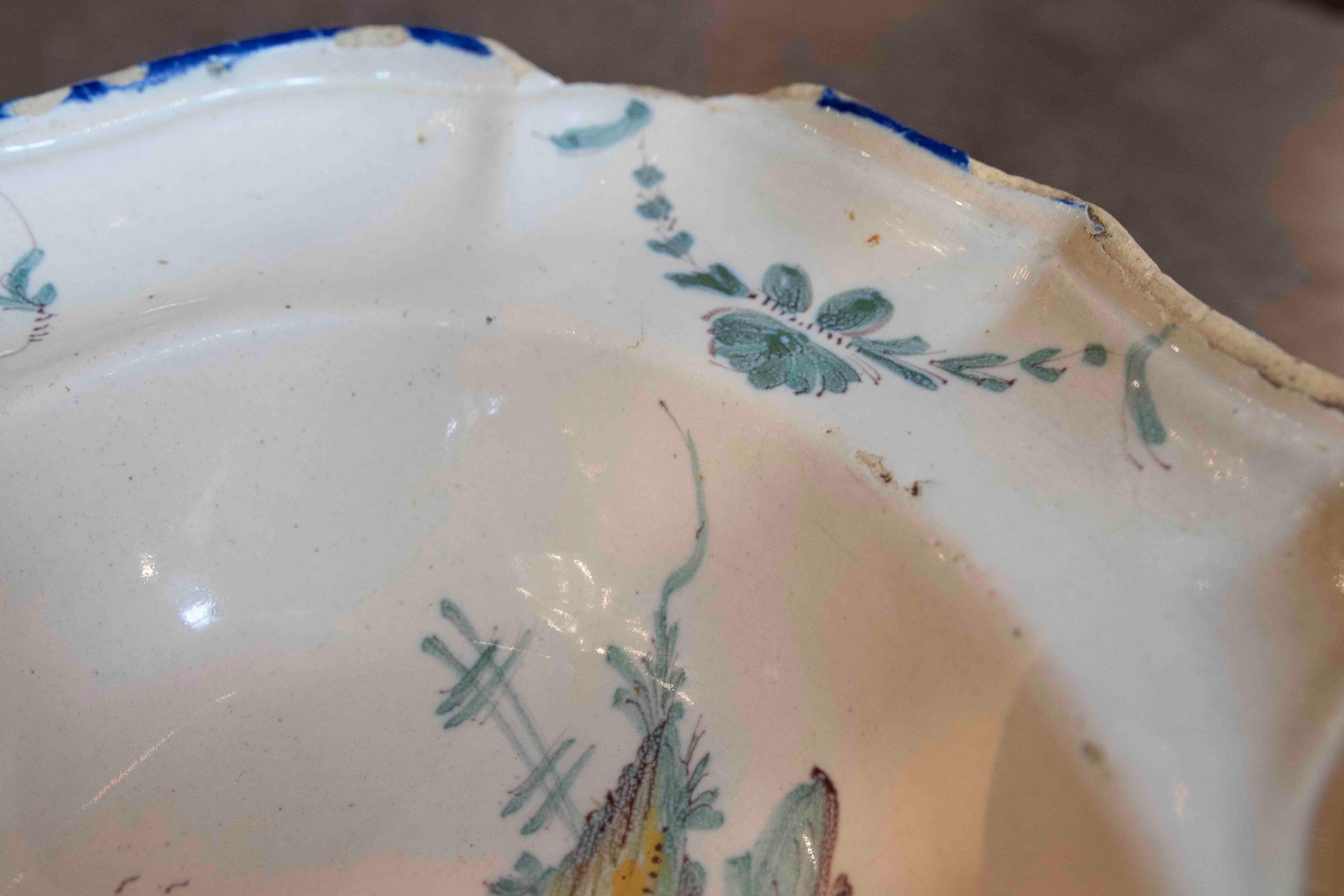 1850 Pintado a mano  Plato de cerámica decorativo de estilo europeo en venta 3