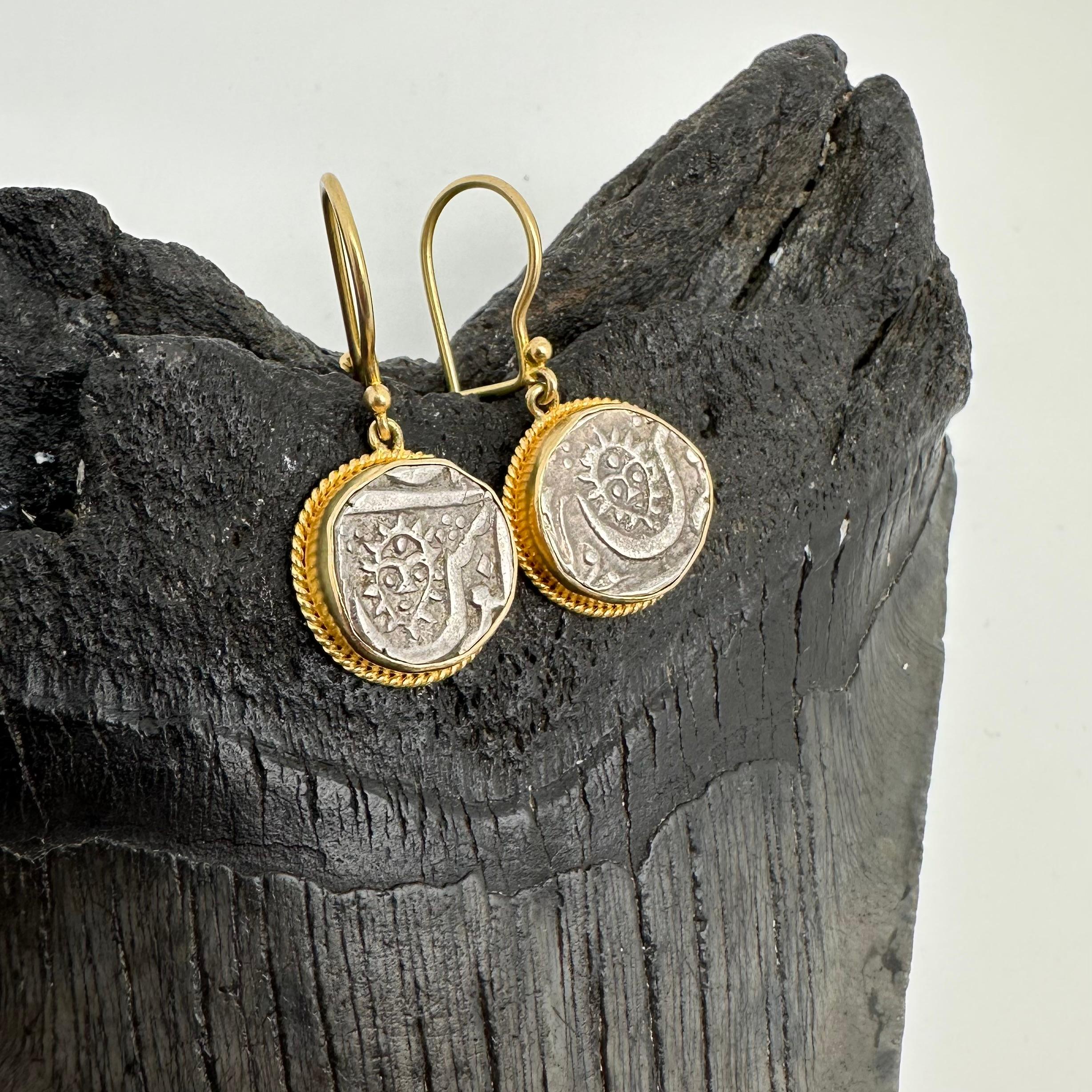 1850's India Sun-face Coin 18K Gold Wire Earrings For Sale 5