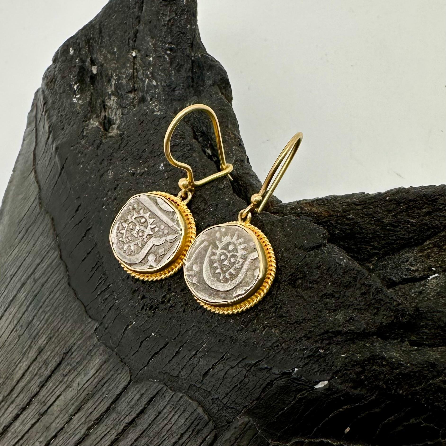 1850's India Sun-face Coin 18K Gold Wire Earrings For Sale 7