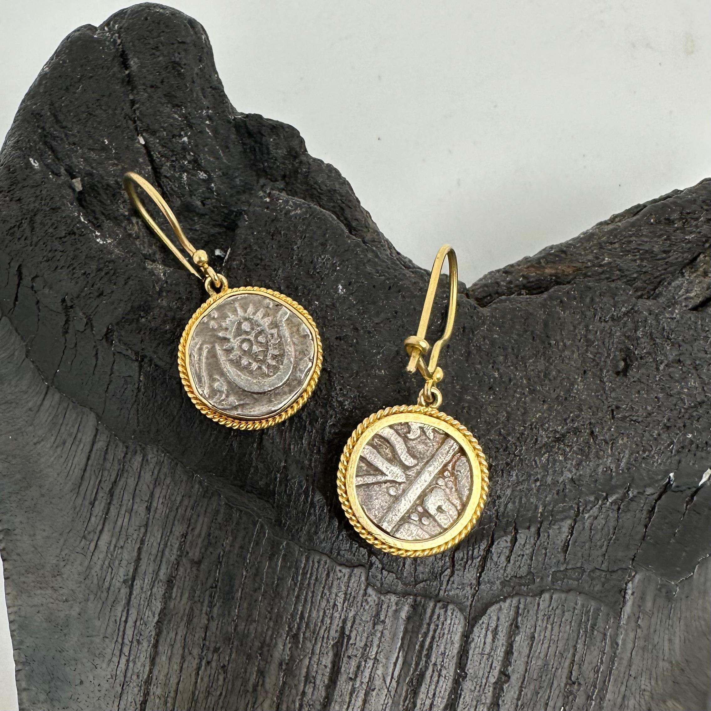 1850's India Sun-face Coin 18K Gold Wire Earrings For Sale 2