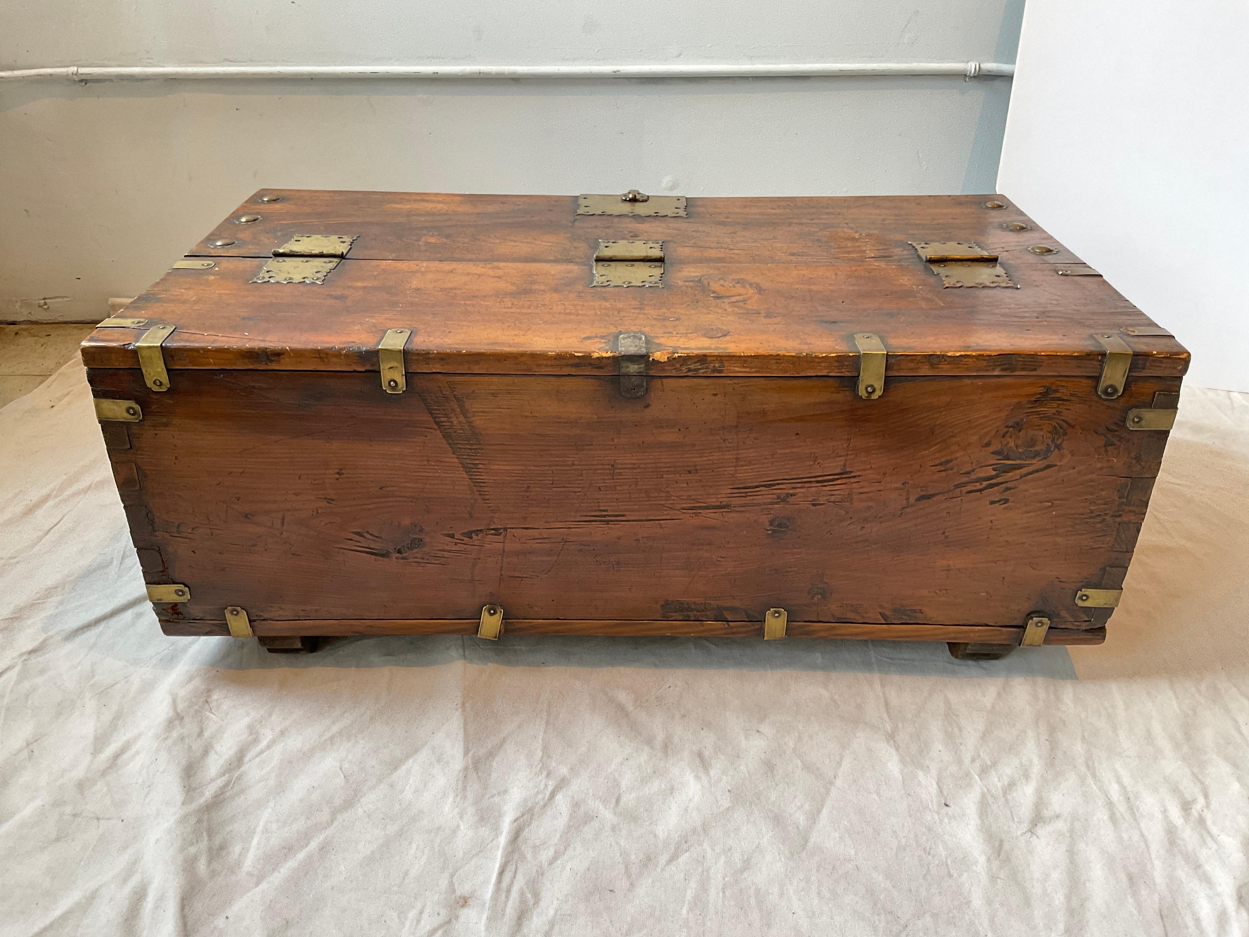 1850s Korean Coin Chest Ton-Kwe in vendita 2