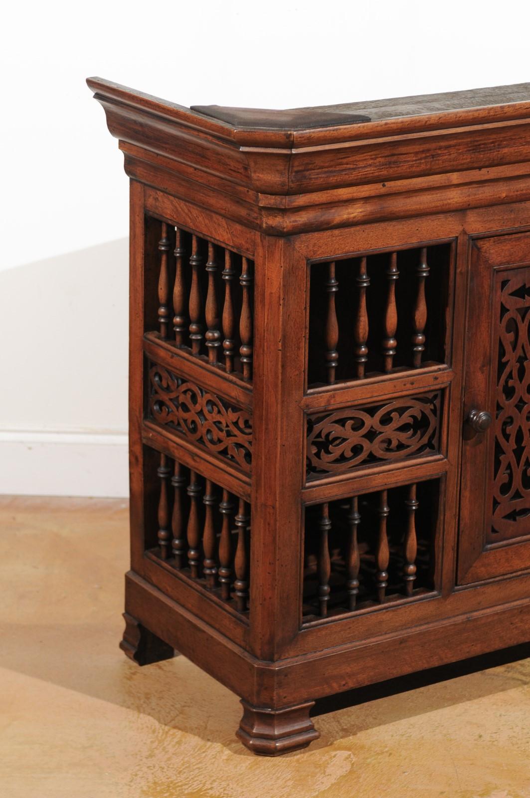 1850s, Louis Philippe French Dauphinoise Walnut Panetière with Openwork Motifs 4