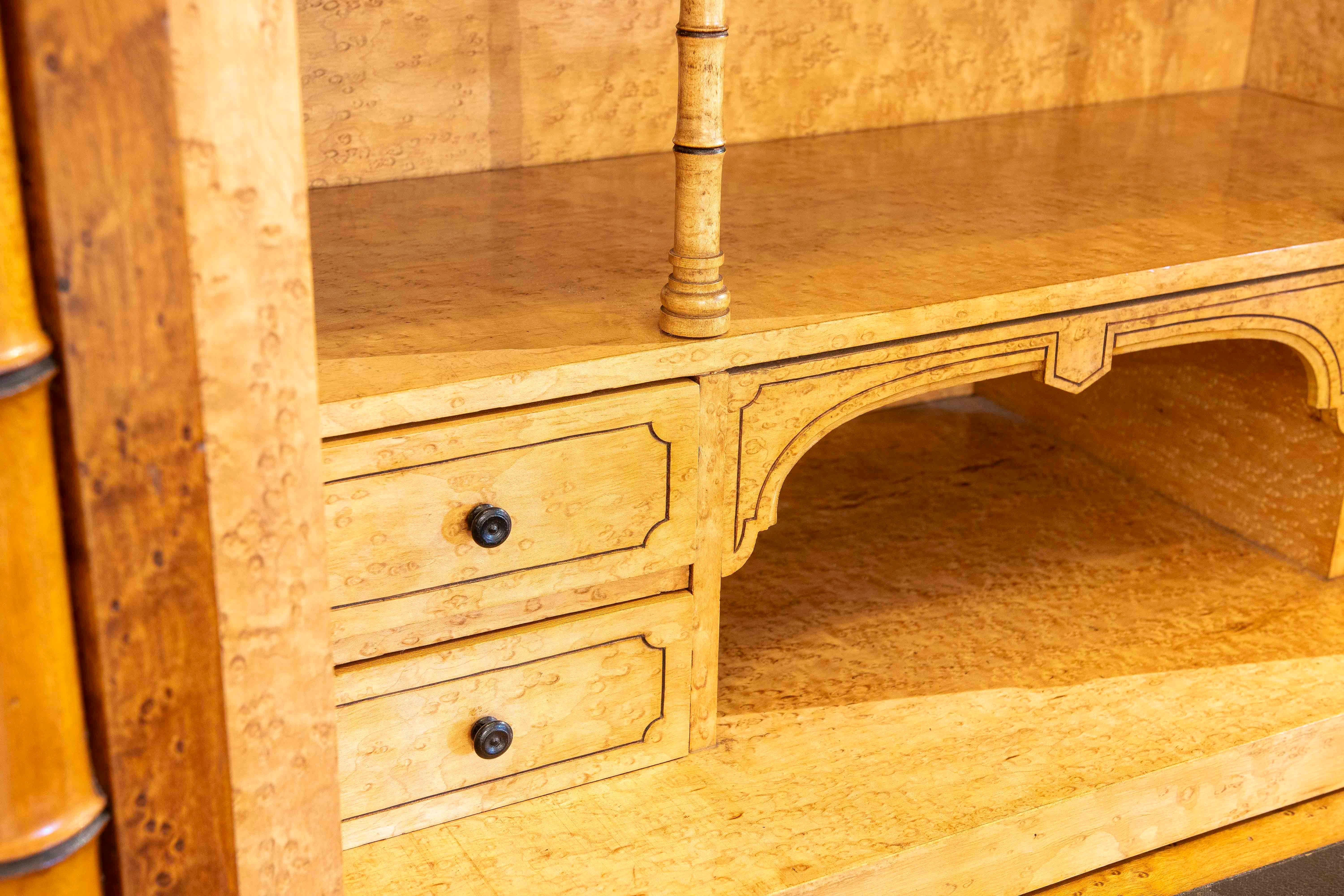 Secreter estilo Luis XVI de 1850 en madera de abedul con decoración de caña de bambú de imitación en venta 7