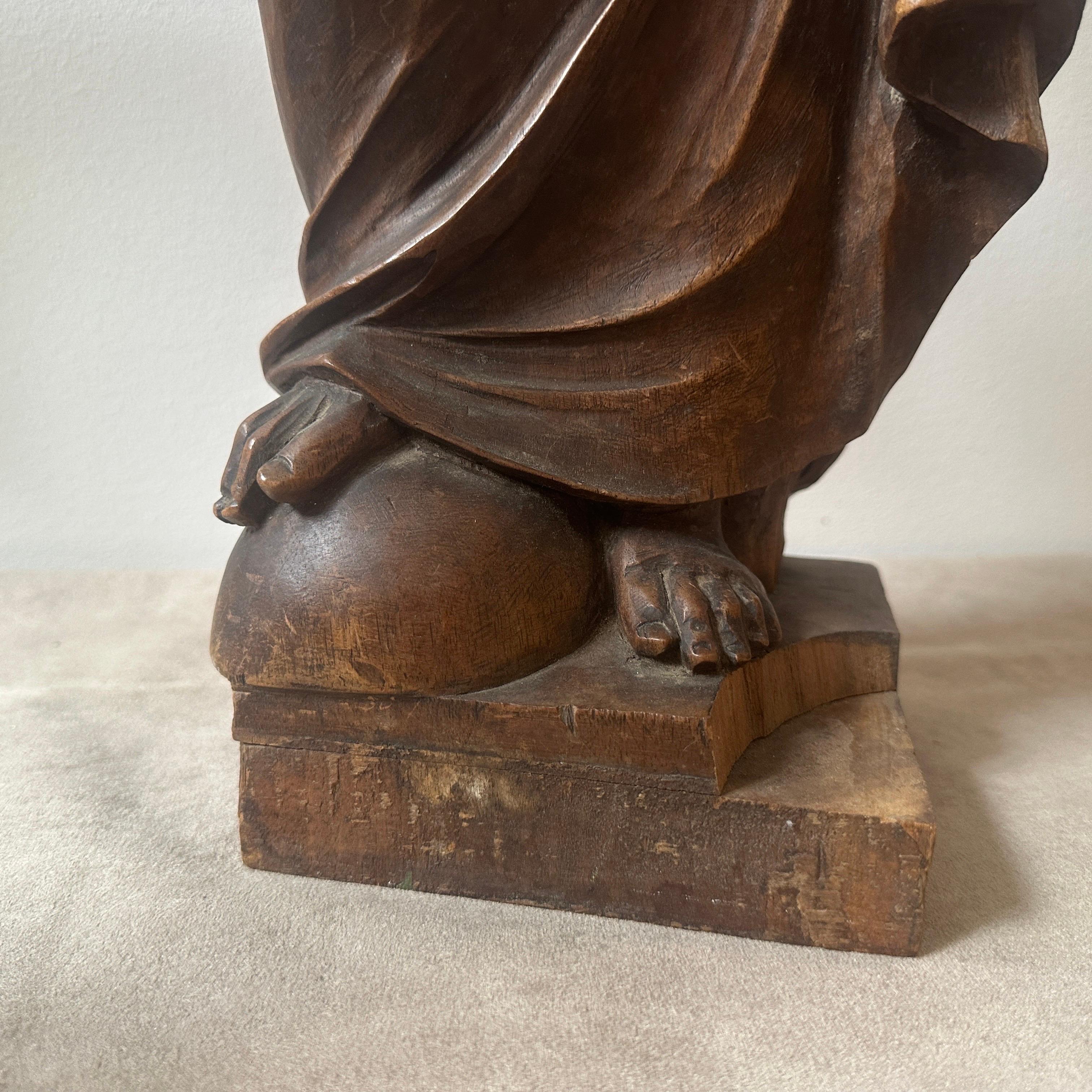 1850s Neoclassical Hand-Carved Walnut Italian Sculpture of a Roman Bather For Sale 8