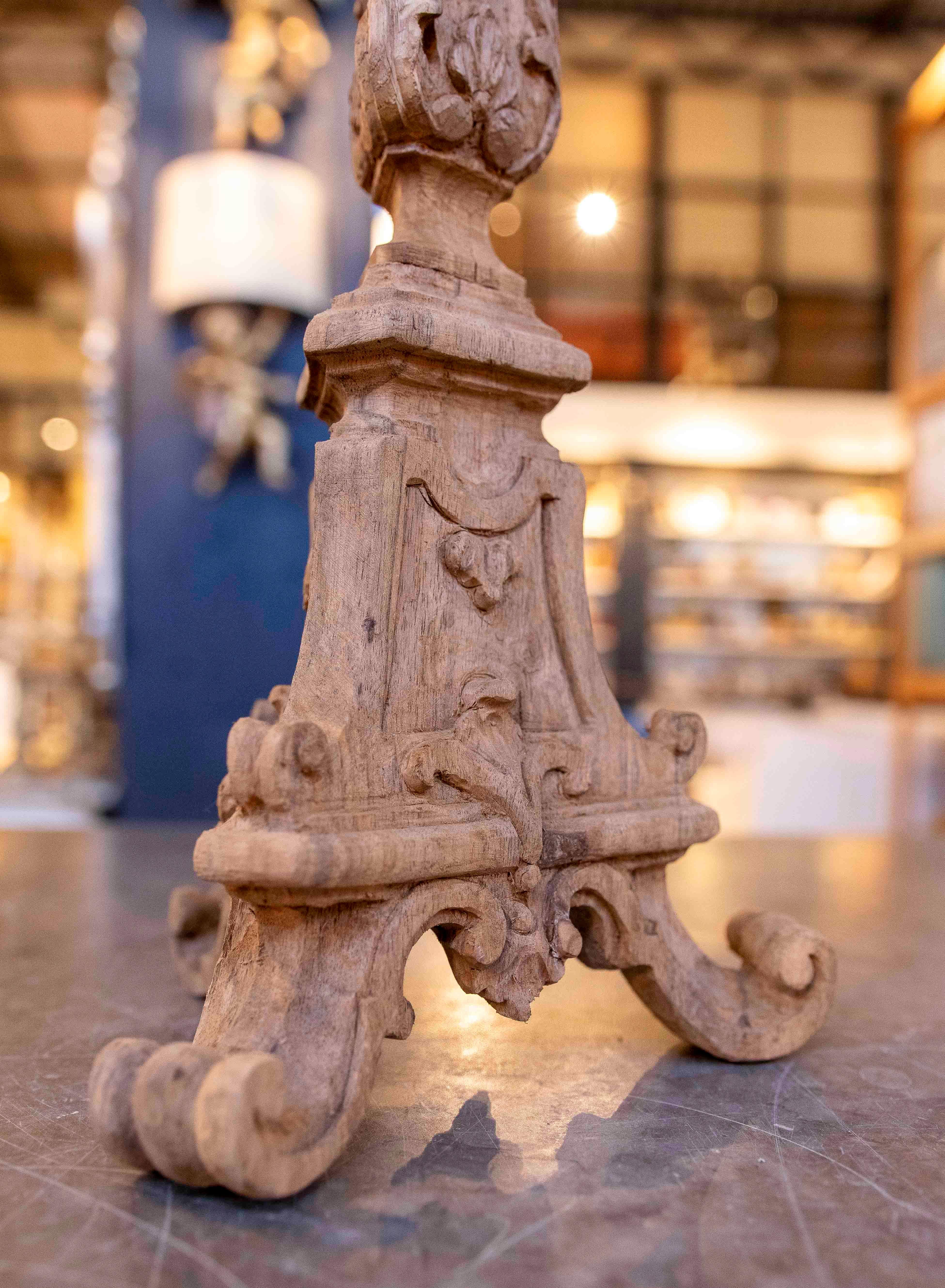Hand-Carved 1850s Pair of Baroque Candlesticks in Carved Wood with Tripod Base For Sale
