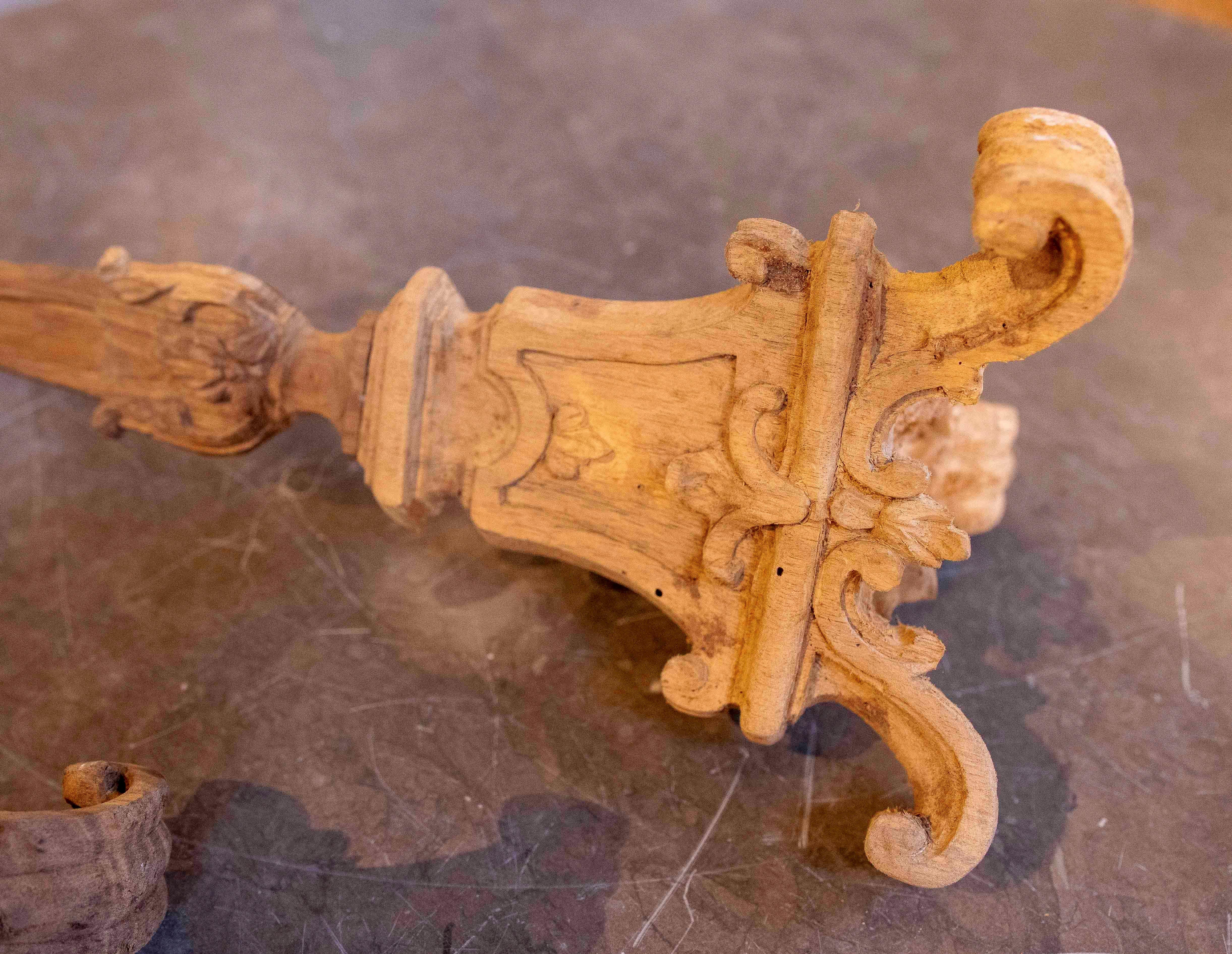 1850s Pair of Baroque Candlesticks in Carved Wood with Tripod Base For Sale 3