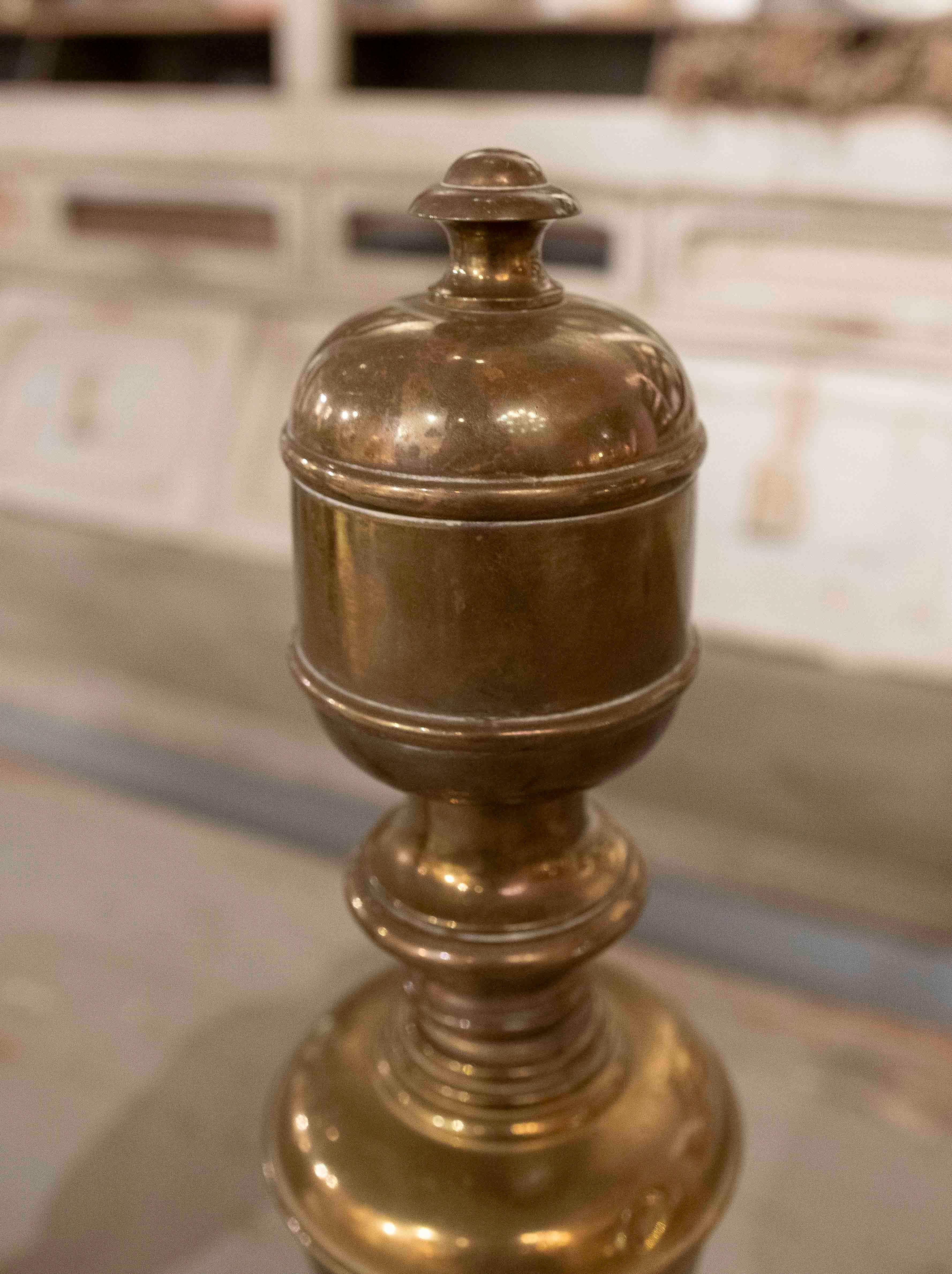 1850s Pair of Bronze and Wrought Iron Fireplace Caps For Sale 7