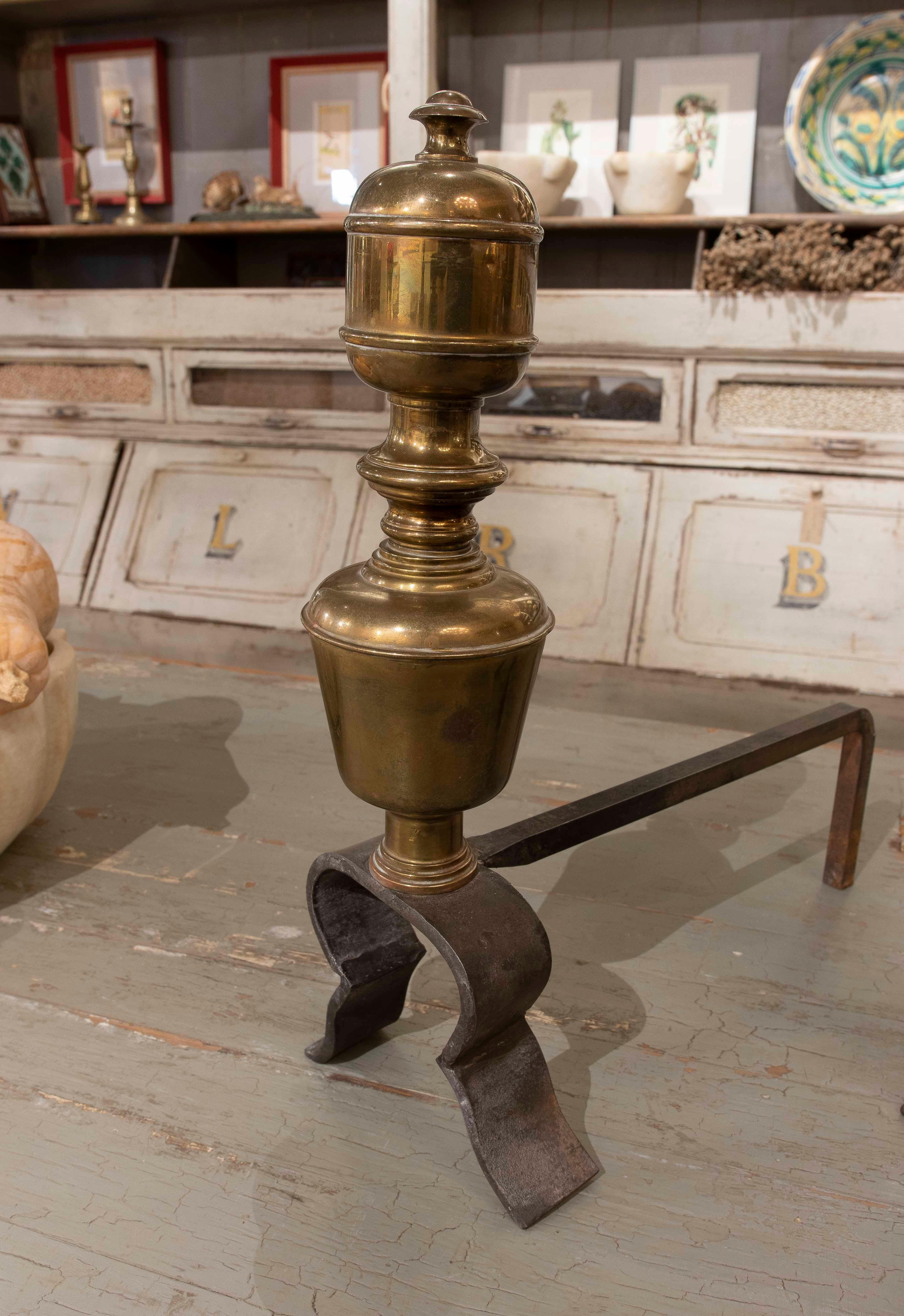 1850s Pair of Bronze and Wrought Iron Fireplace Caps In Good Condition For Sale In Marbella, ES