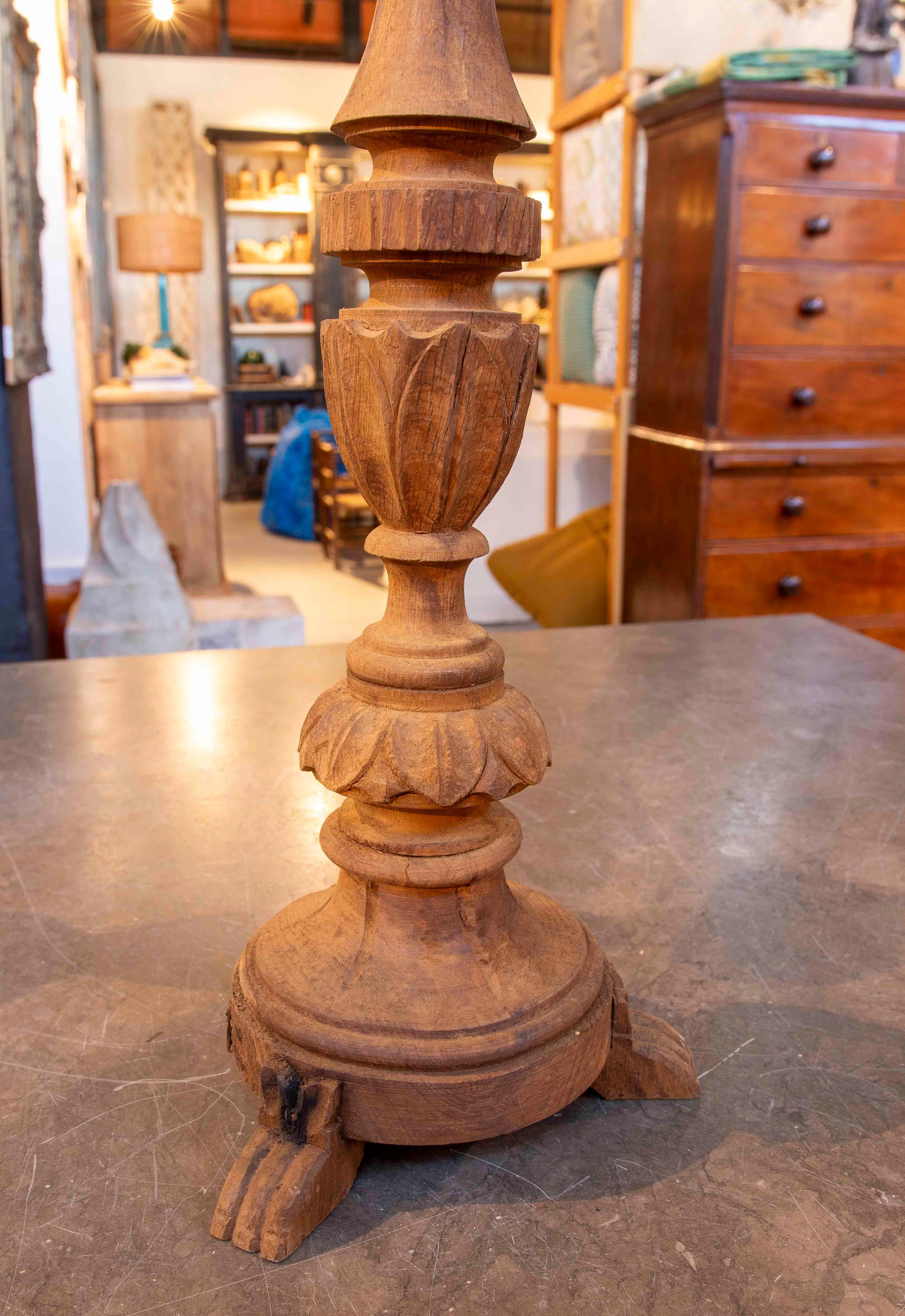 1850s Pair of Candlesticks Carved in Natural Wood For Sale 1
