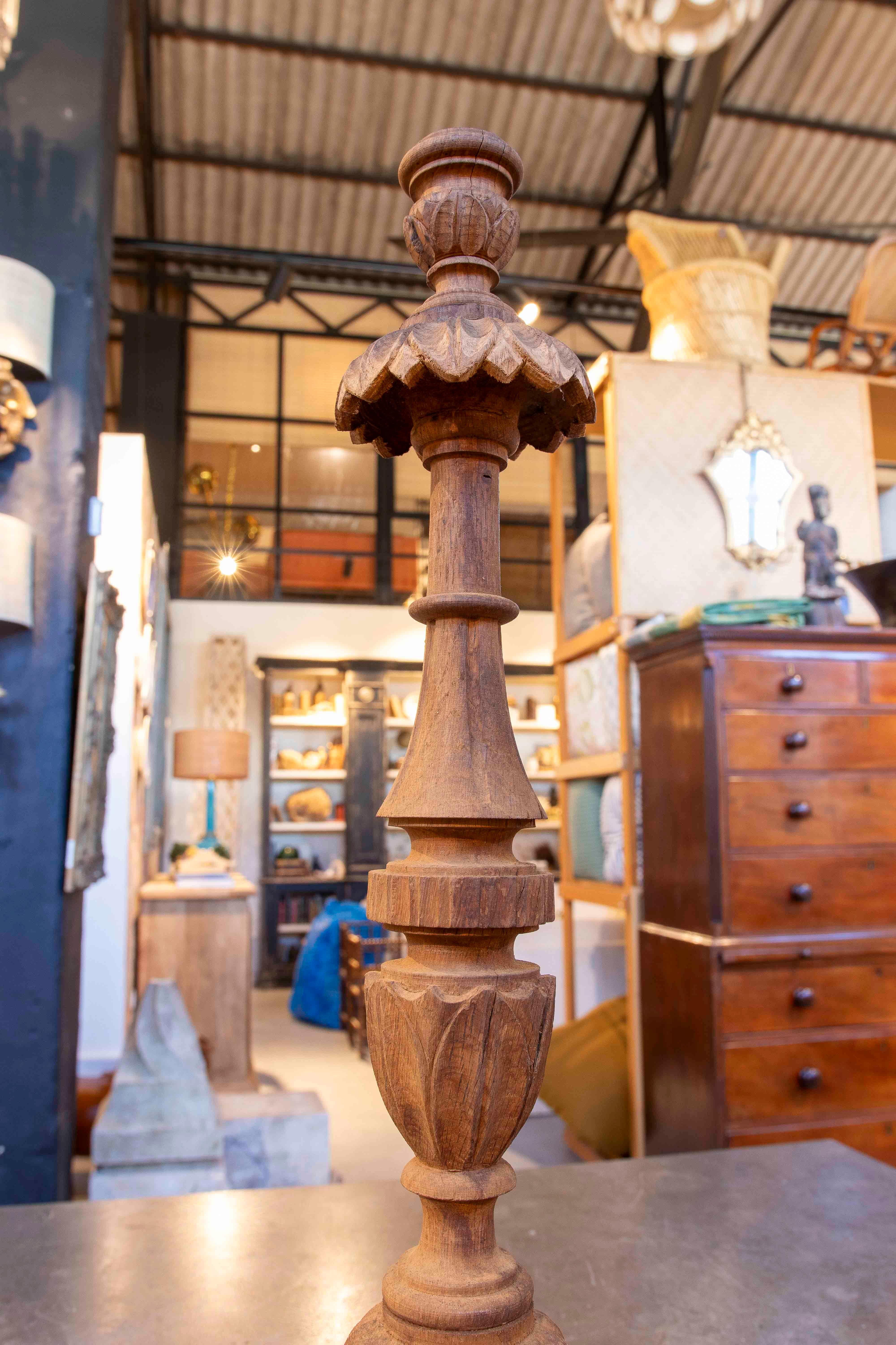 1850s Pair of Candlesticks Carved in Natural Wood For Sale 2