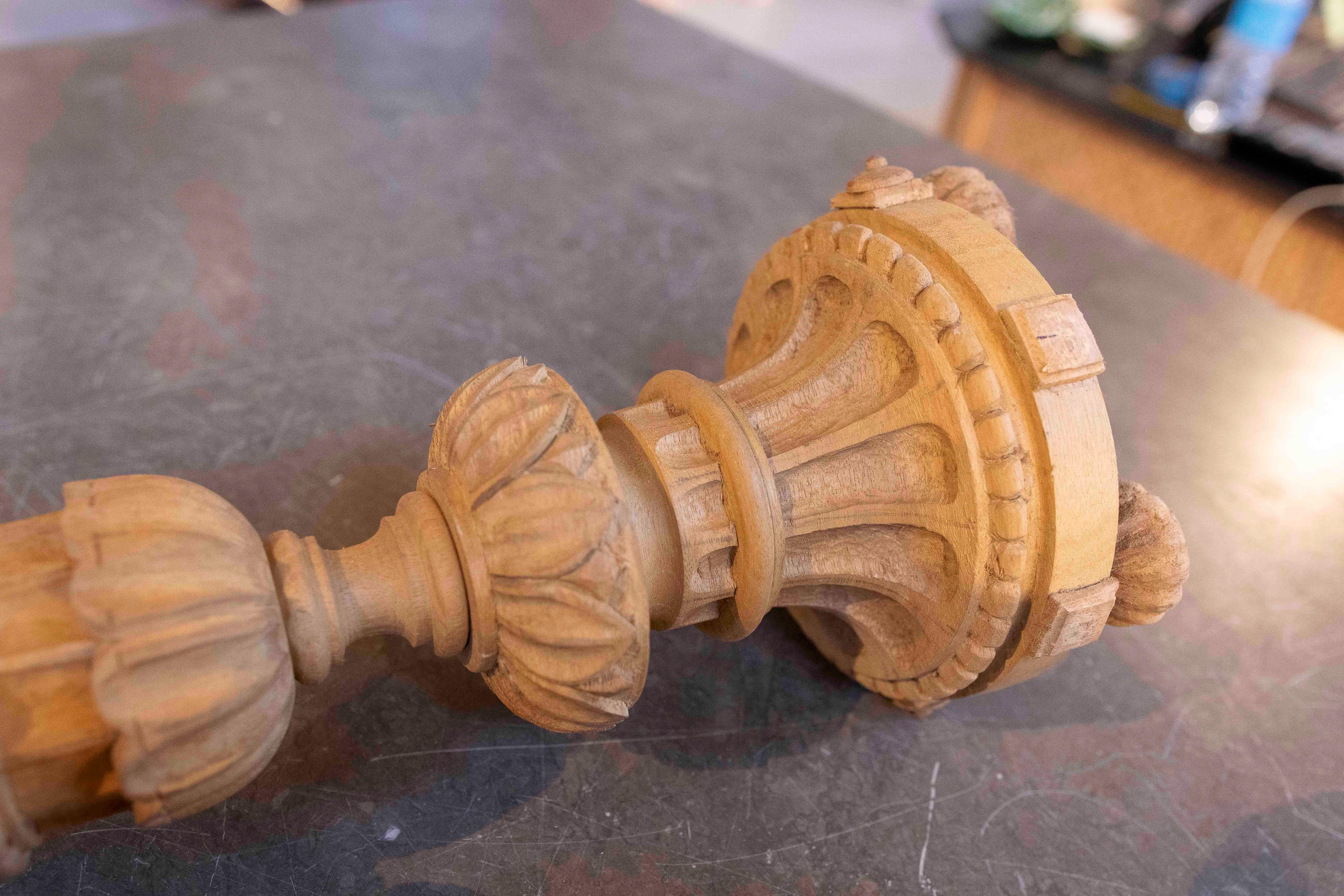 1850s Pair of Carved Wooden Candlesticks with Fluted Bases For Sale 7
