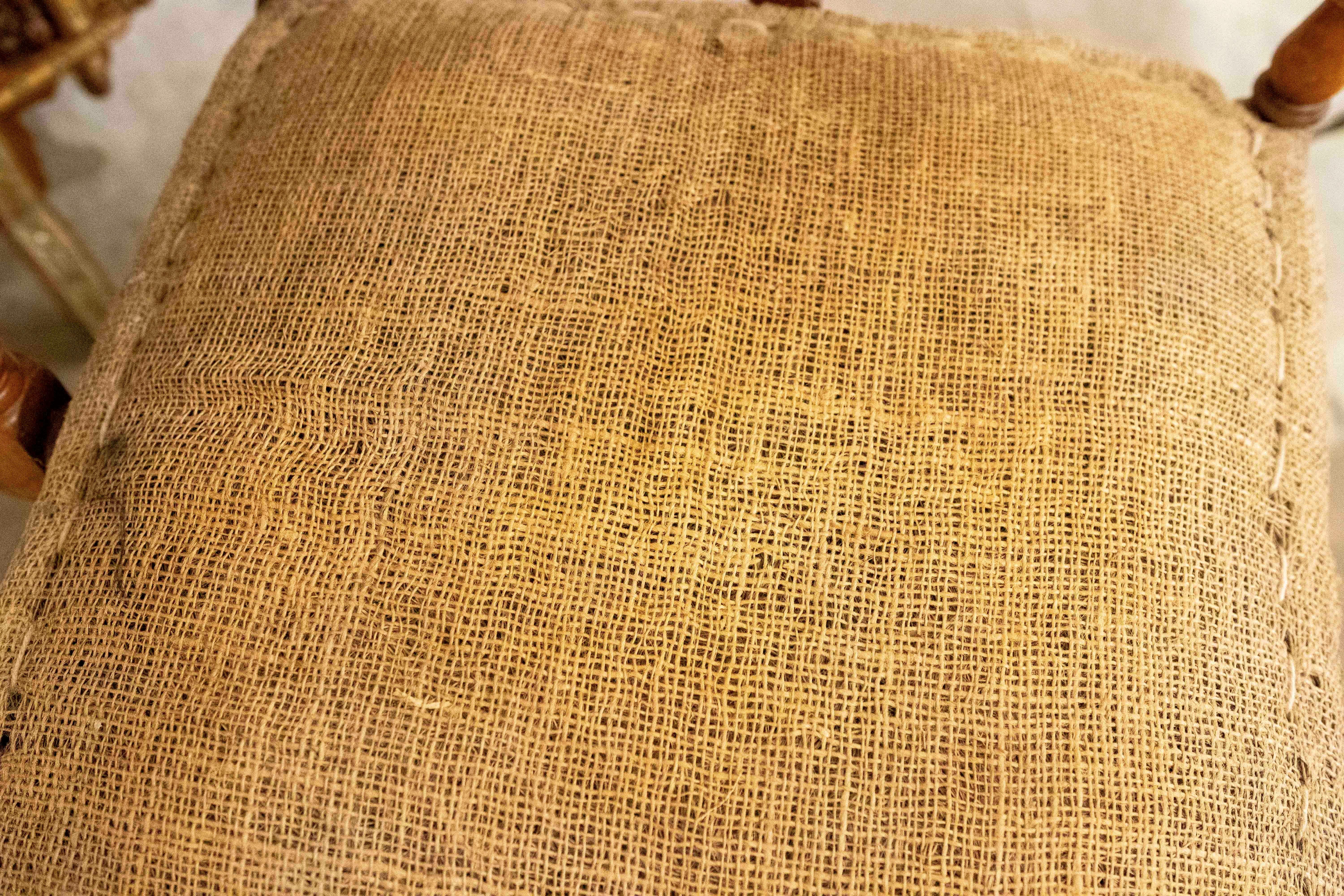 Coppia di sedie angolari marocchine intagliate a mano con intarsi del 1850 in vendita 6