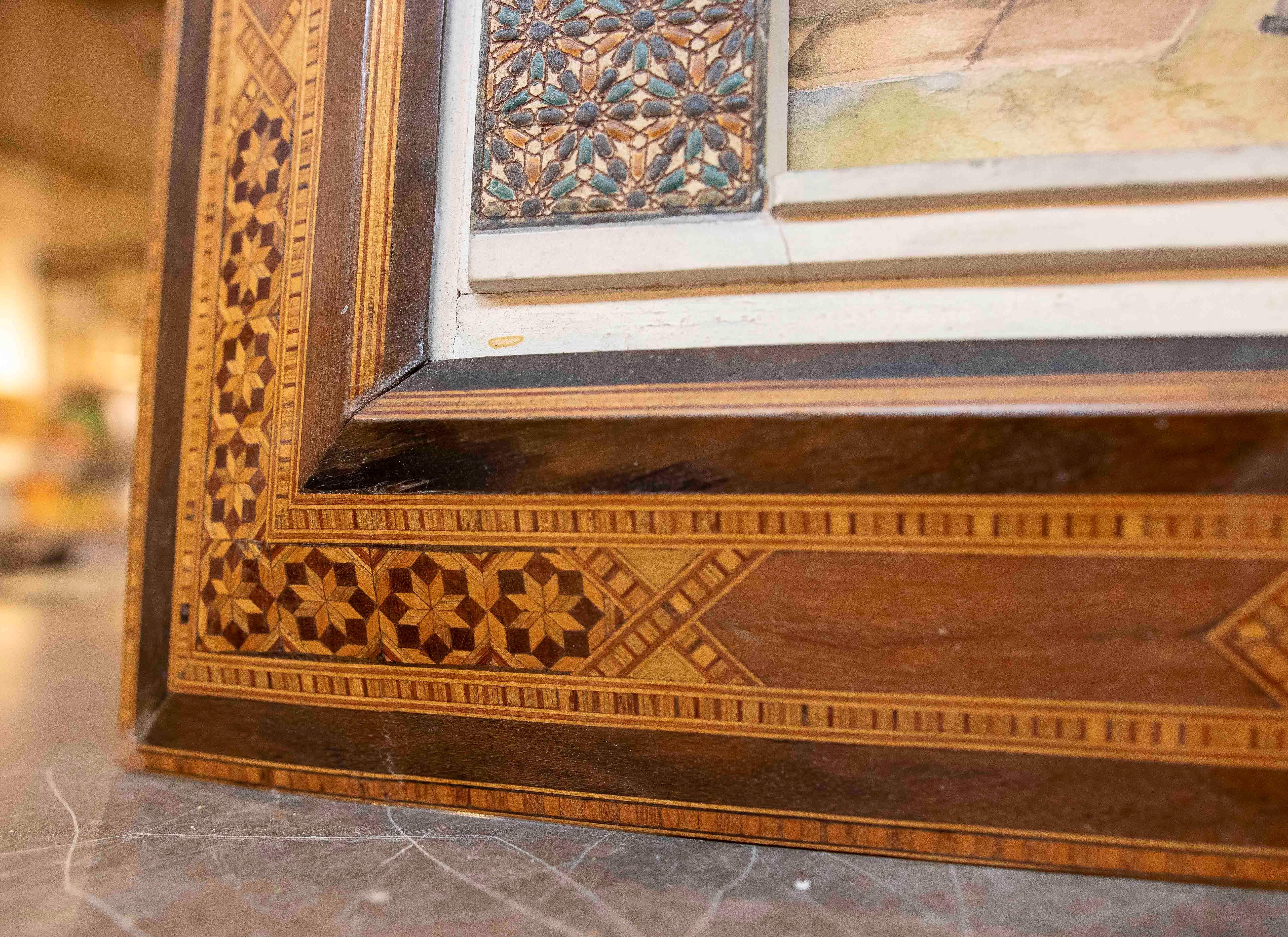 1850 Modelo de yeso policromado de una portada con escena de género y marco mudéjar en venta 7