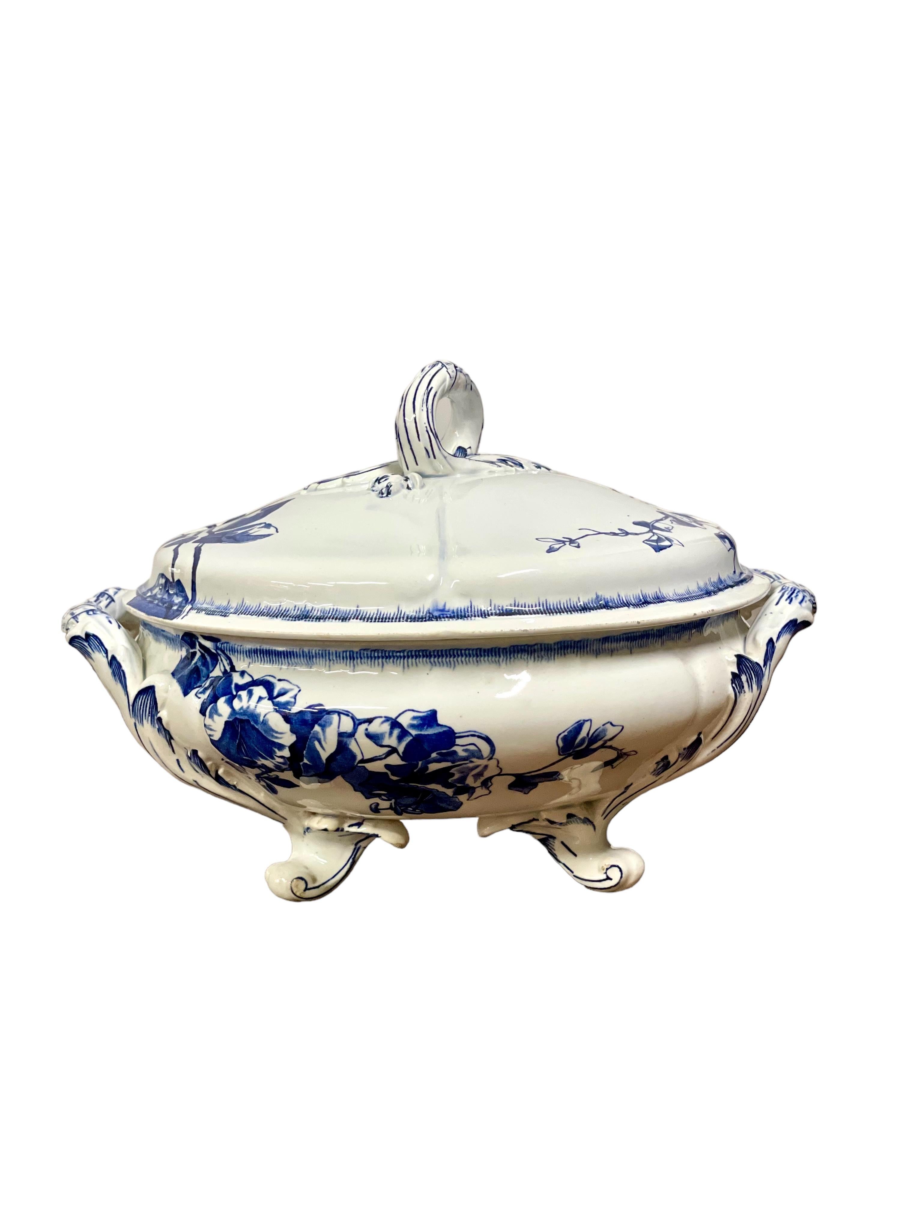 Raro servizio da tavola in maiolica del 1850 