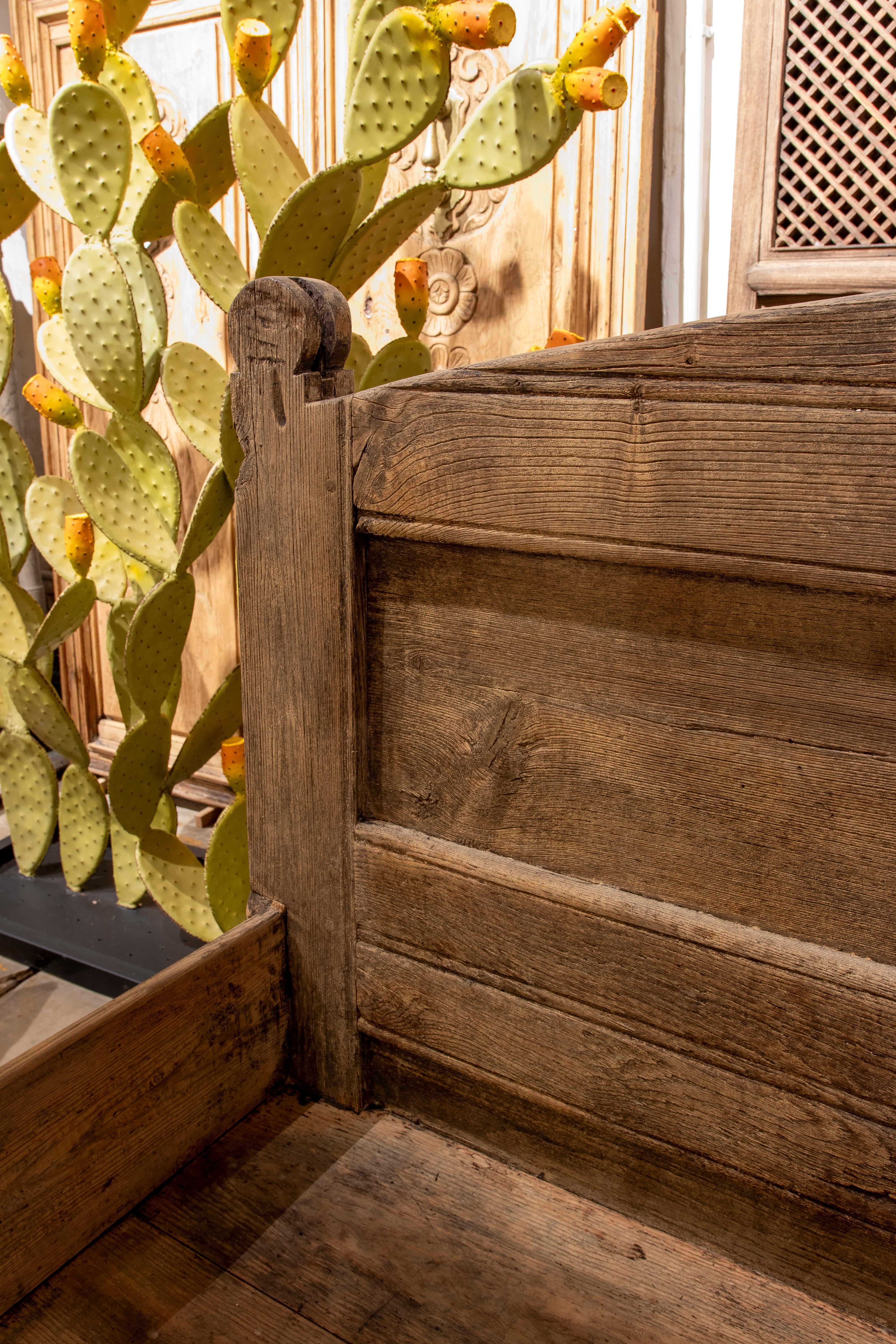 Banco rústico de madera maciza de 1850 - Estilo rústico tradicional en venta 2