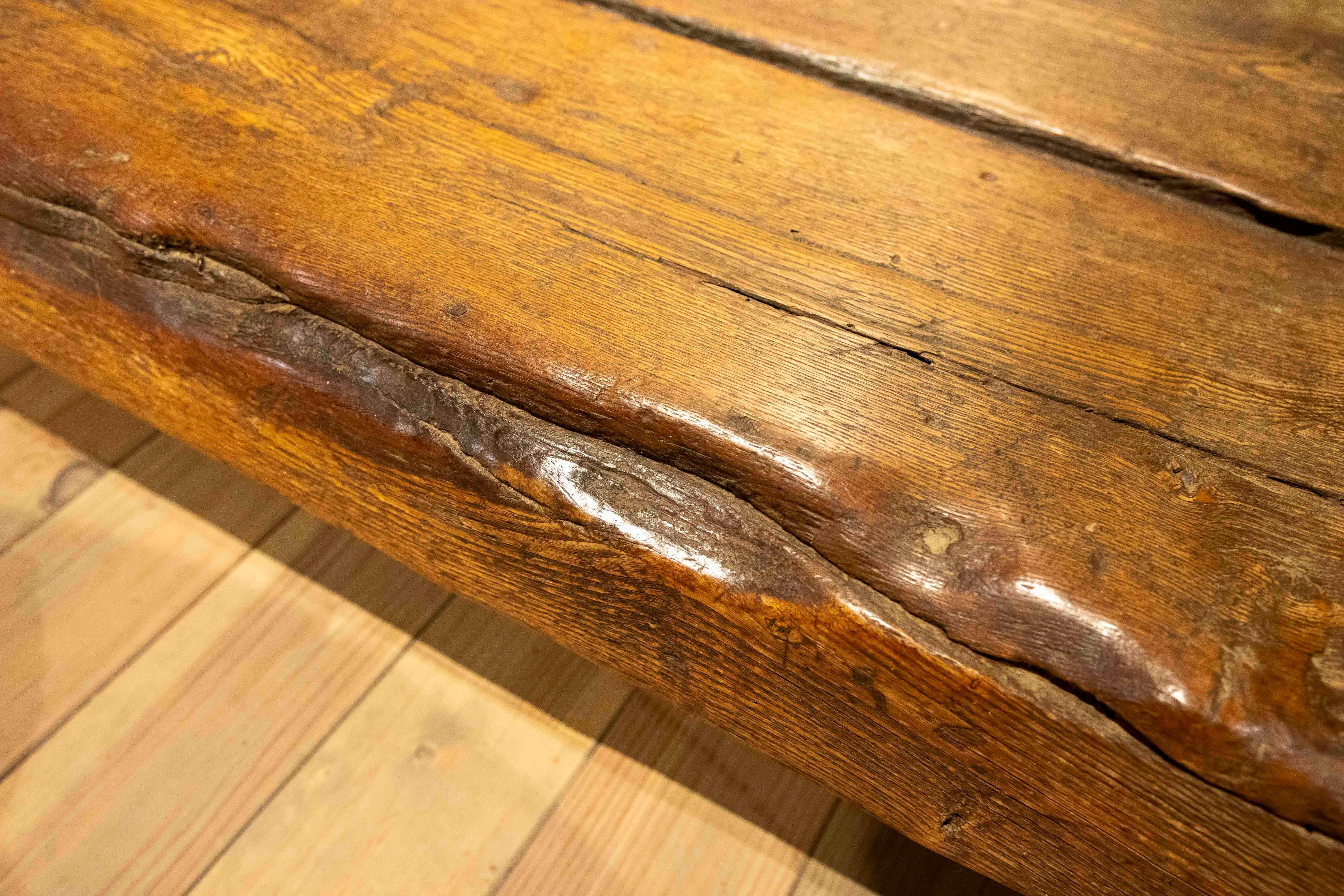 Banco Español Rústico de Madera Maciza de 1850 - Estilo Campestre Tradicional en venta 7