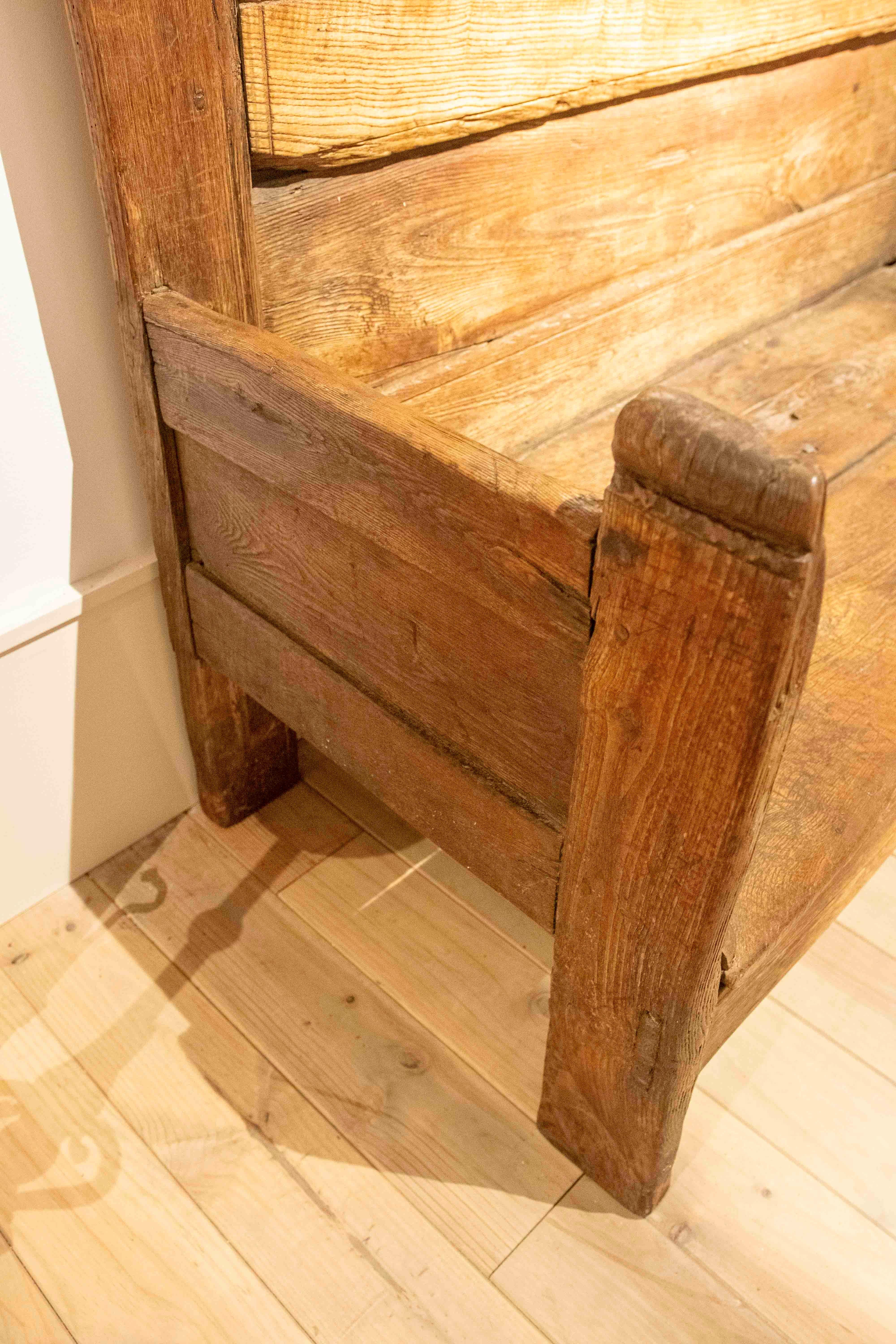 Banco Español Rústico de Madera Maciza de 1850 - Estilo Campestre Tradicional en venta 8
