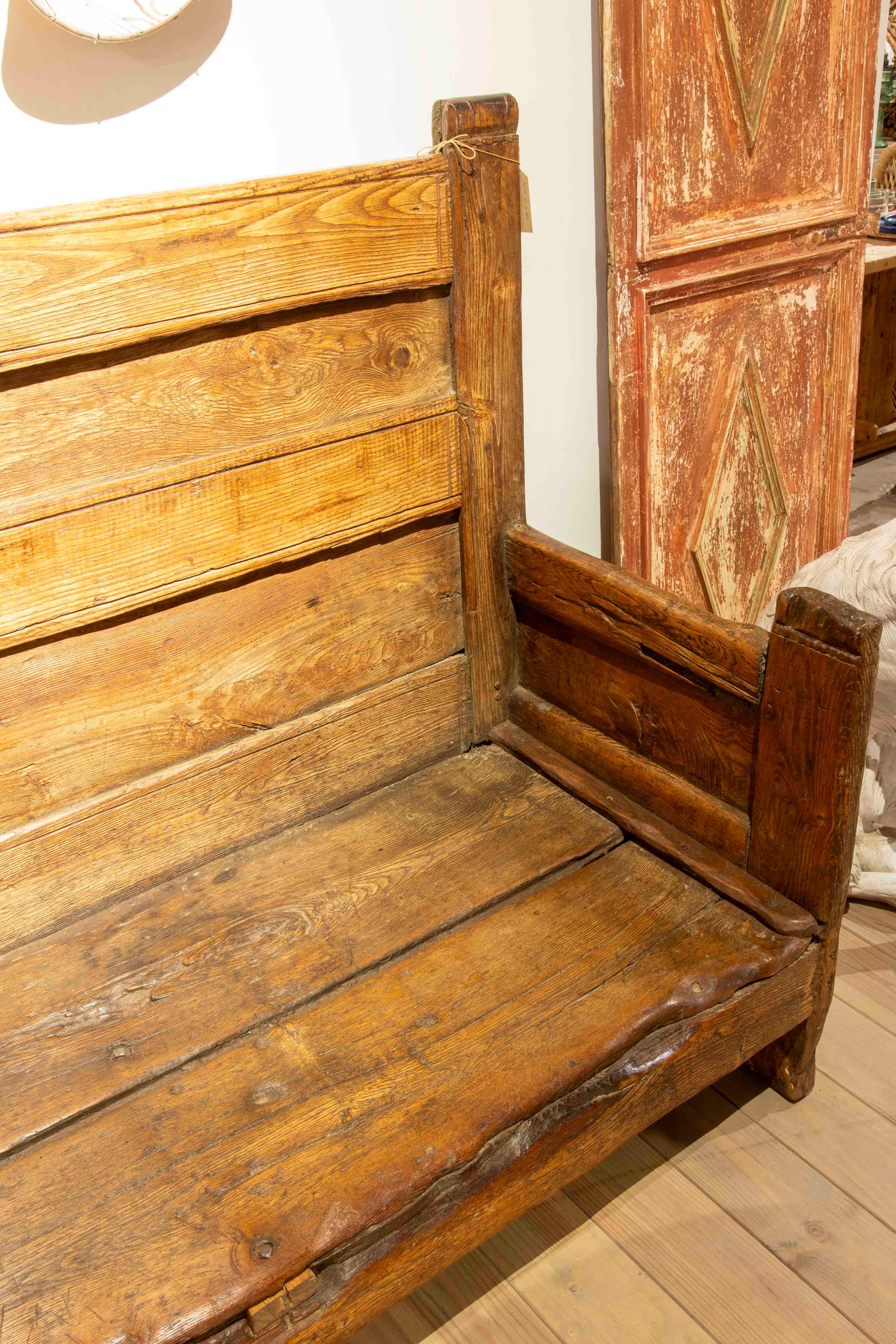Banco Español Rústico de Madera Maciza de 1850 - Estilo Campestre Tradicional en Bueno estado para la venta en Marbella, ES