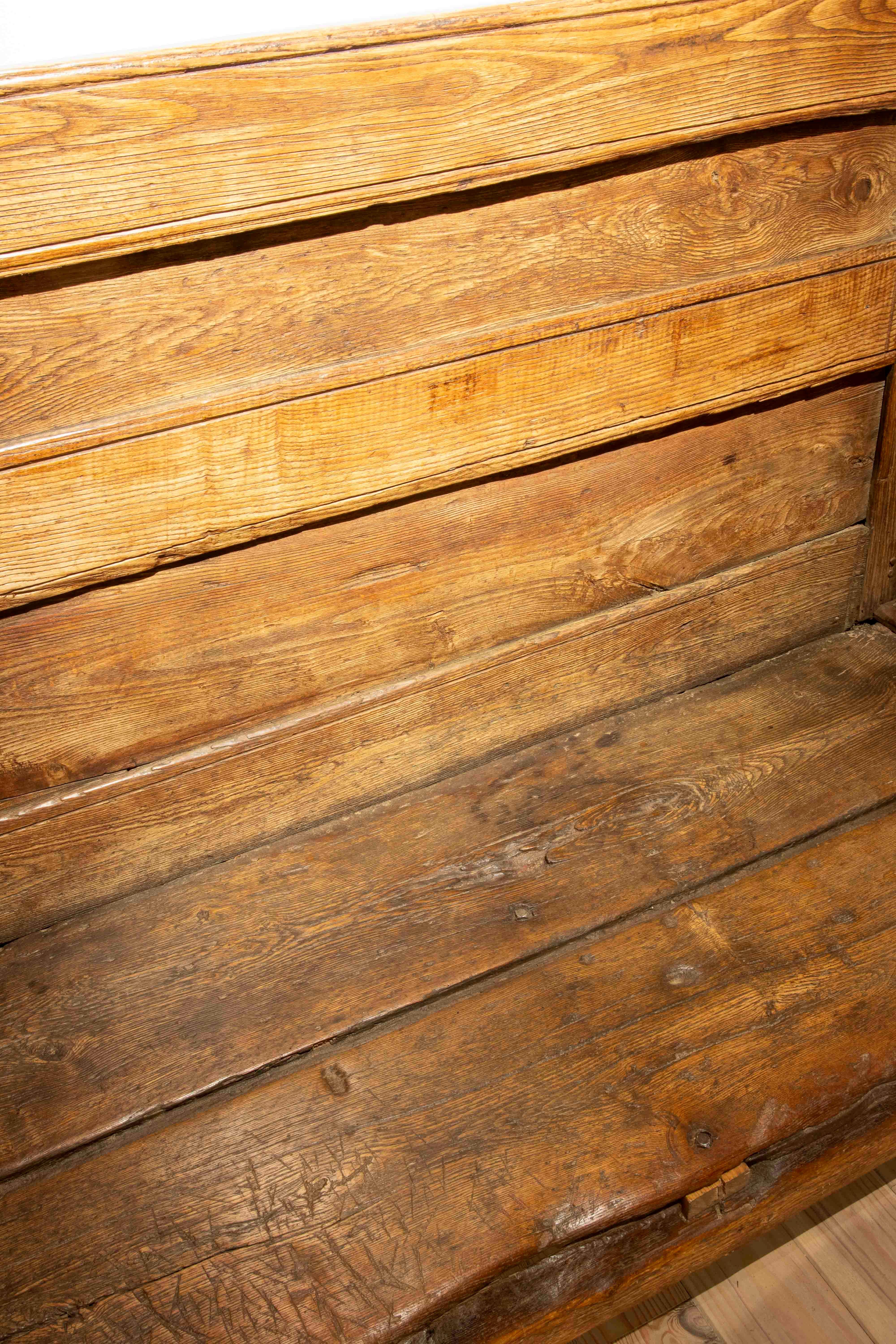 Banco Español Rústico de Madera Maciza de 1850 - Estilo Campestre Tradicional siglo XIX en venta