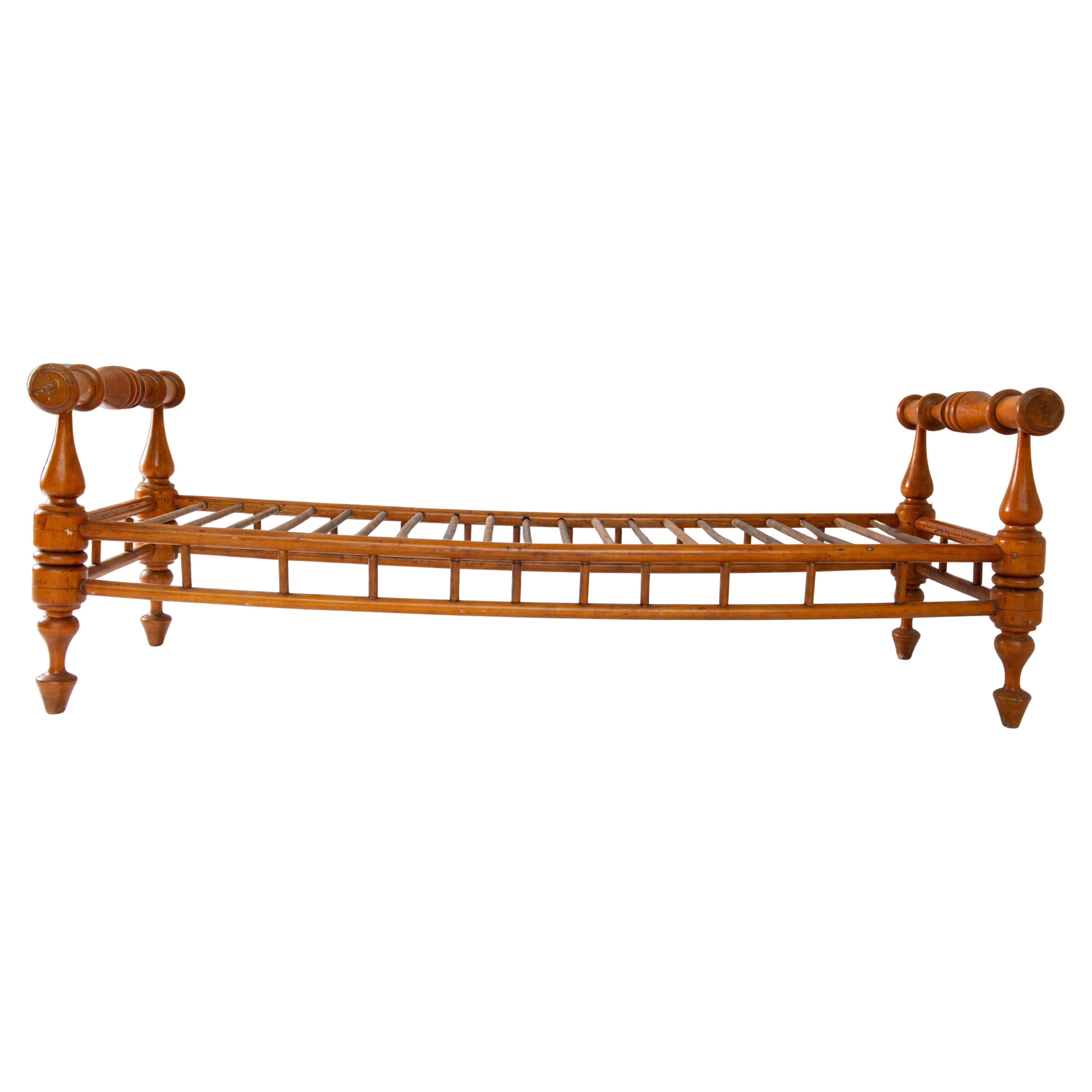 1850s Turned Maple Wood Daybed For Sale