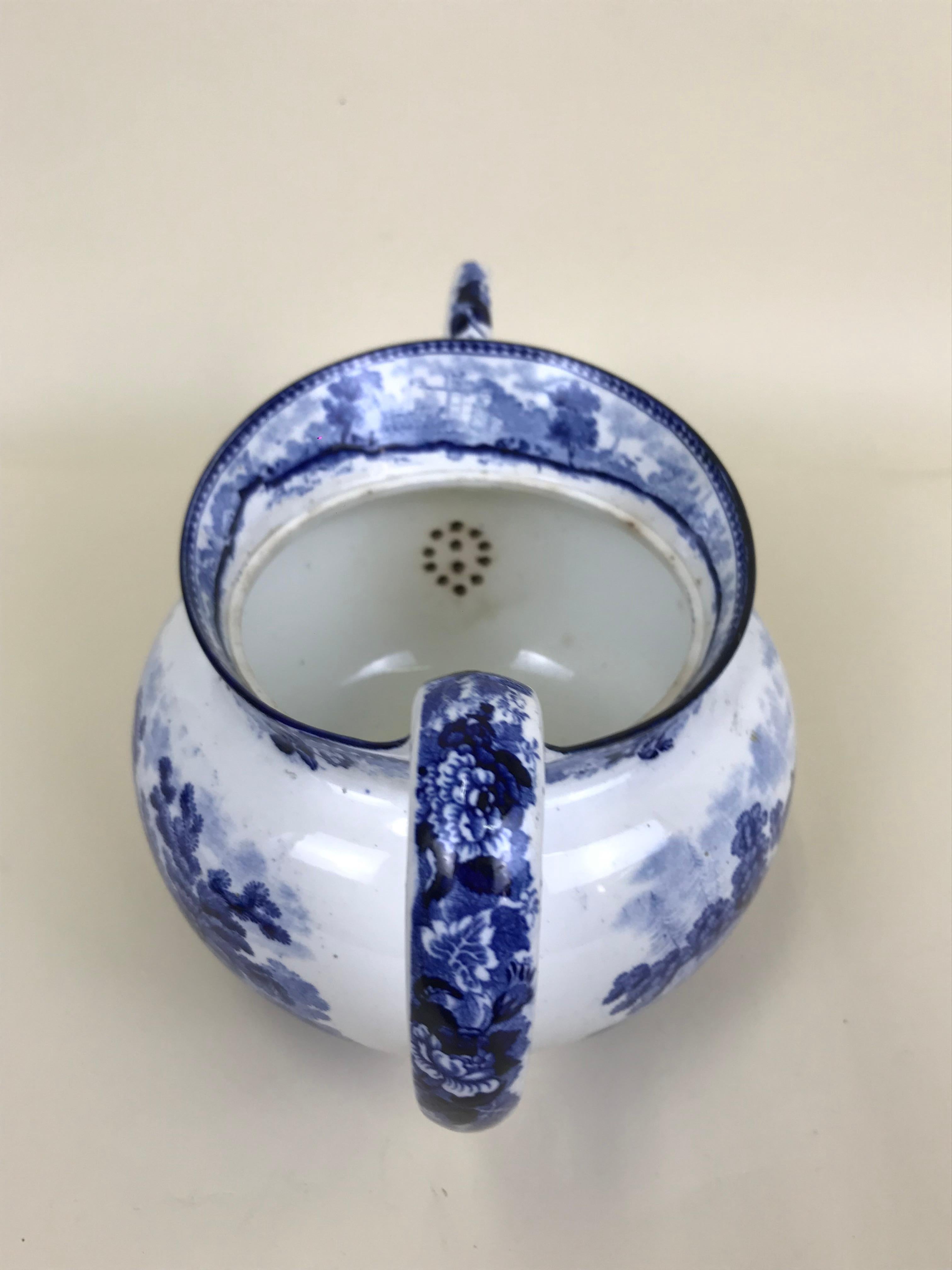 1850s Victorian Blue and White Earthenware Boat Shaped Teapot Made in England For Sale 4