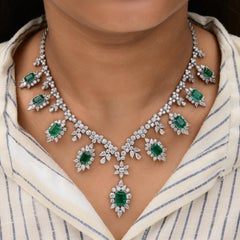 18.51 Carat Zambian Emerald Necklace 26.23 Ct SI/H Diamond 18 Karat White Gold