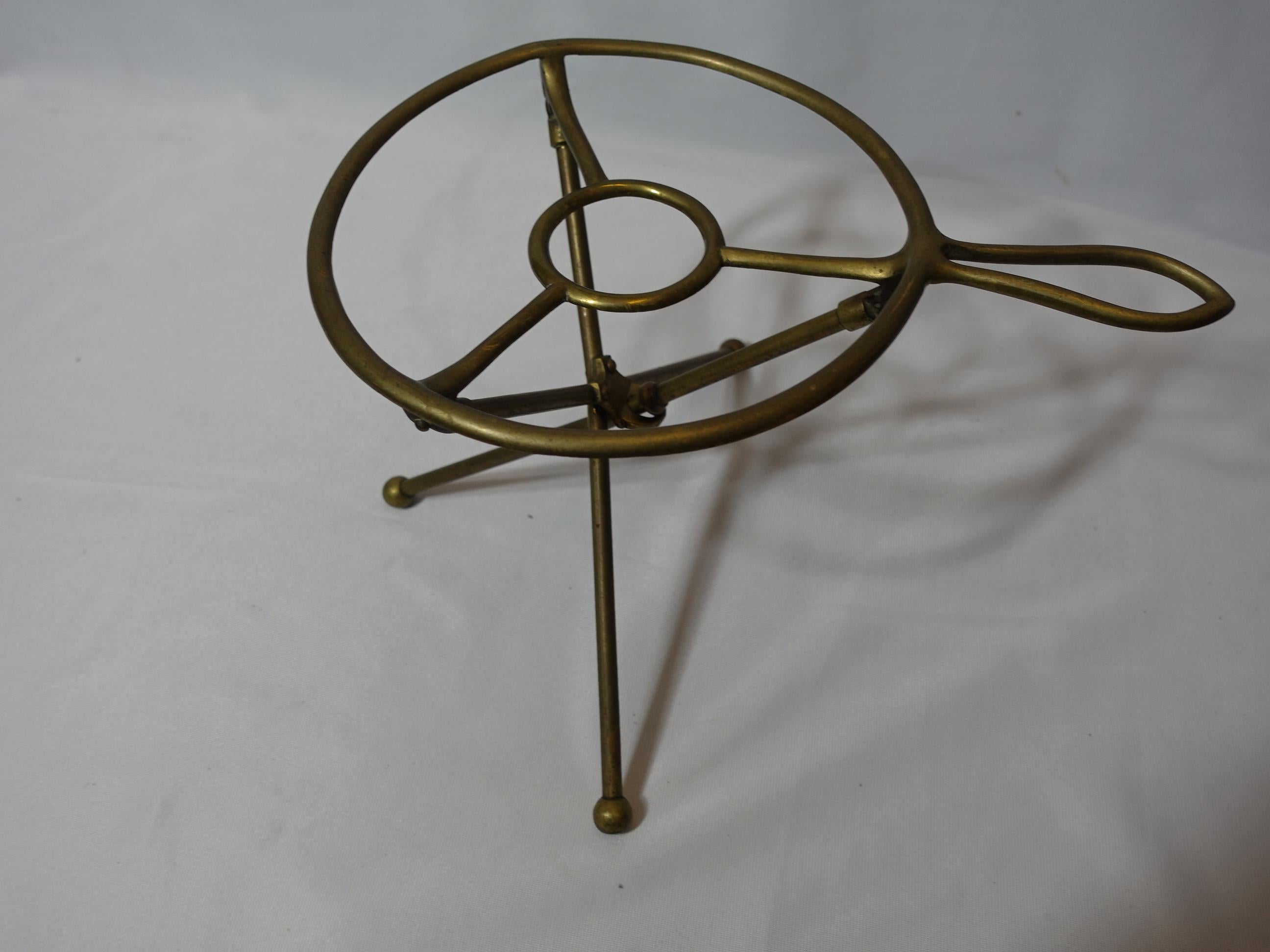 1851 Hayden Pat. Ansonia Brass Co. Bail Brass Bucket with Brass Trivet, CO#007 In Good Condition For Sale In Norton, MA
