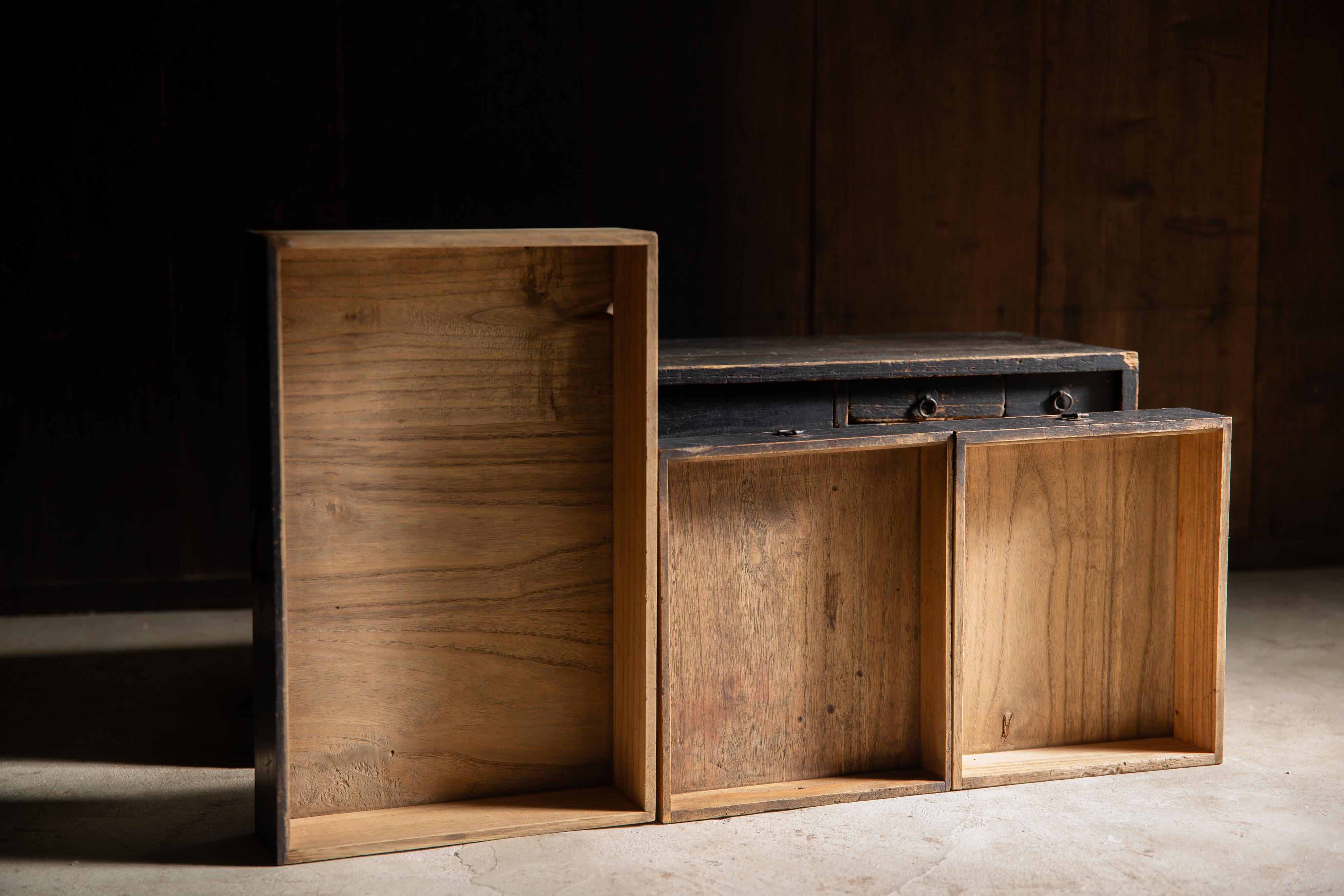 1852 Commode japonaise Edo antique wabi sabi Urushi mid Tansu en vente 3