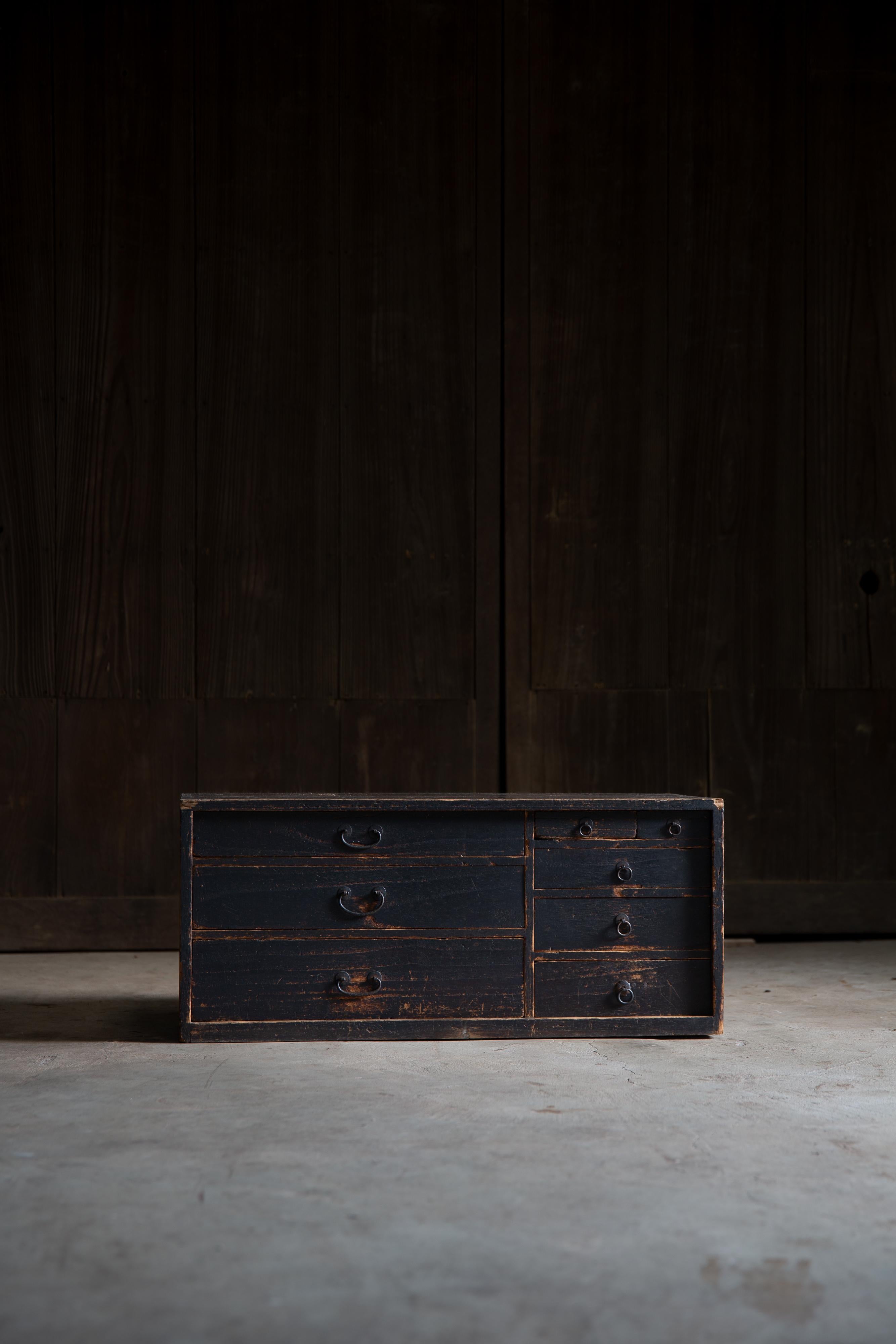 Giapponese 1852 cassettone Edo giapponese antico wabi sabi Urushi mid Tansu in vendita