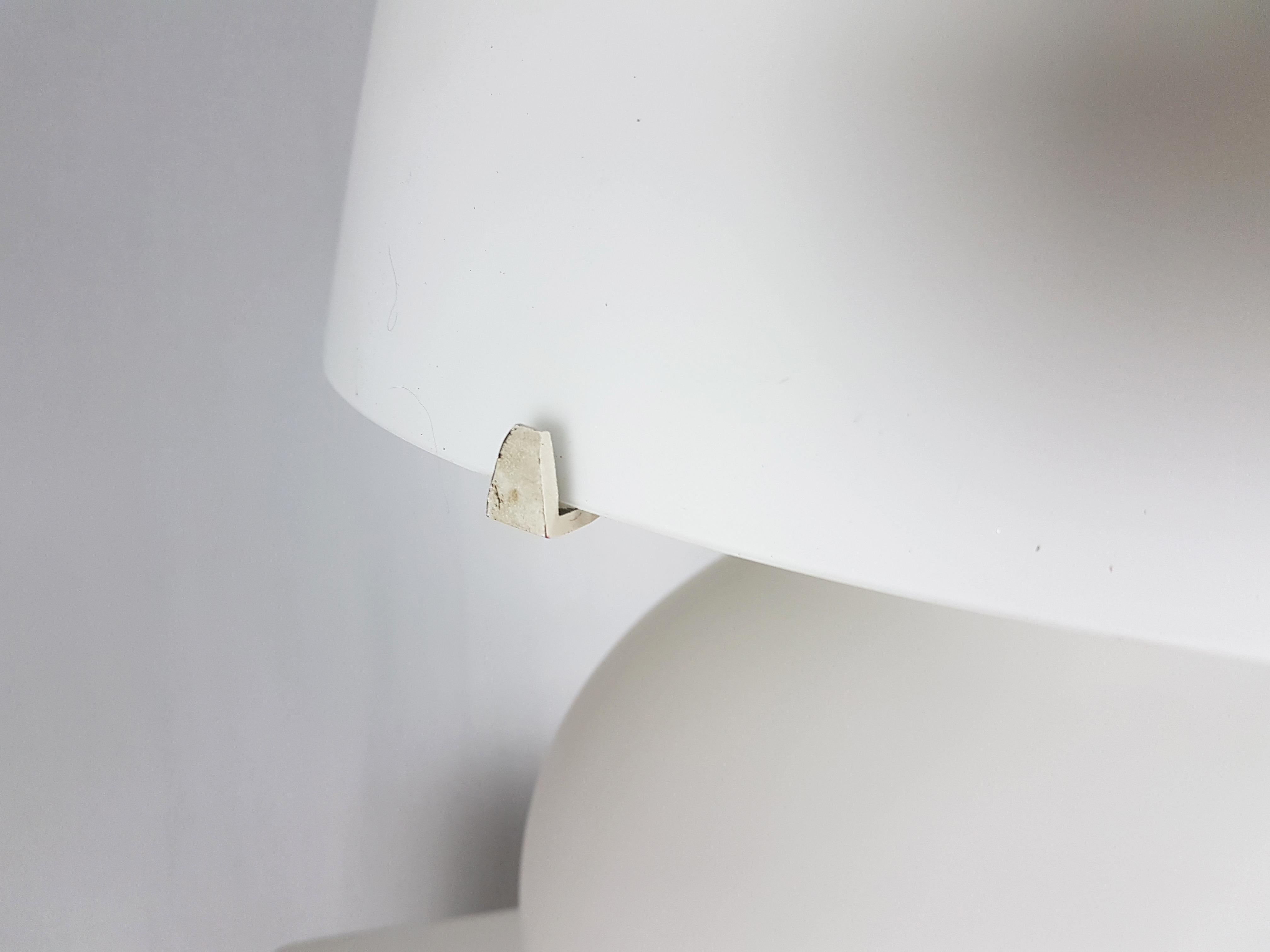 1853/1 White Metal and Milk Glass 1960s Table Lamp, Max Ingrand for Fontana Arte In Good Condition In Varese, Lombardia