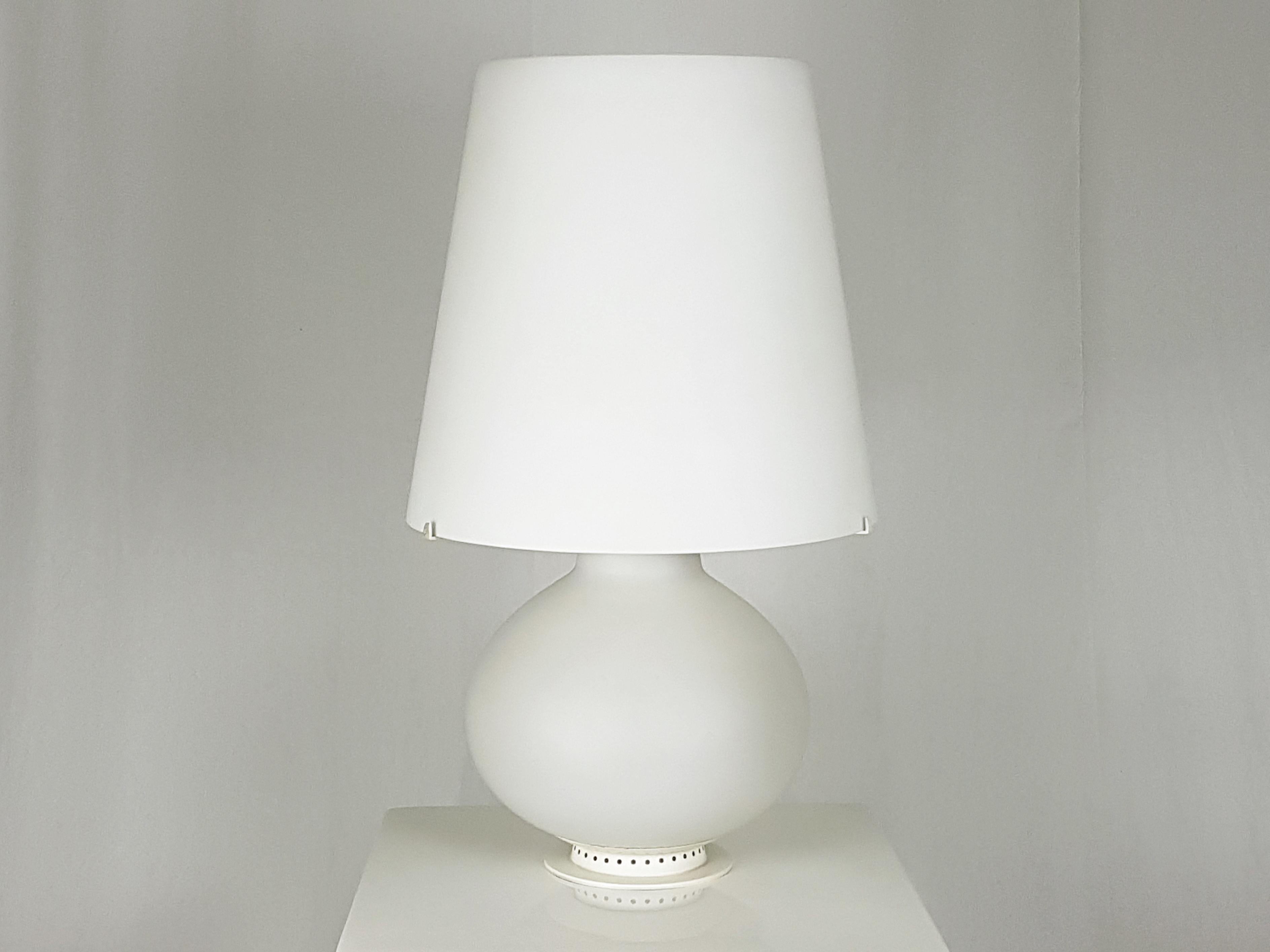Mid-20th Century 1853/1 White Metal and Milk Glass 1960s Table Lamp, Max Ingrand for Fontana Arte