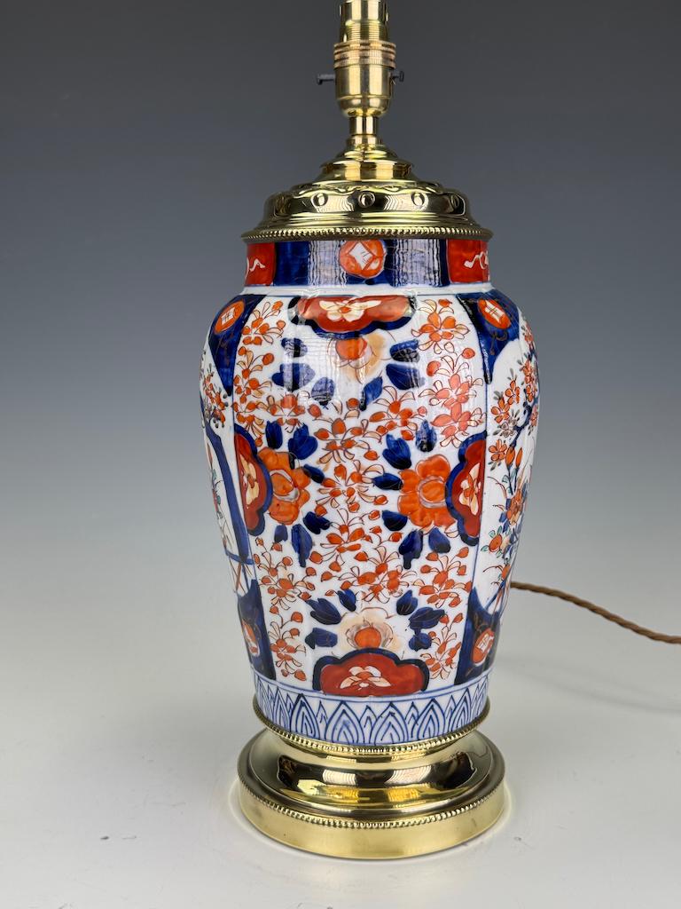 1853 Lampe de table japonaise Imari - De la flamme à l'huile à la lumière intemporelle en vente 6