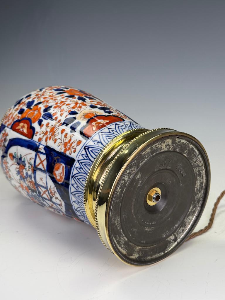 1853 Lampe de table japonaise Imari - De la flamme à l'huile à la lumière intemporelle en vente 8