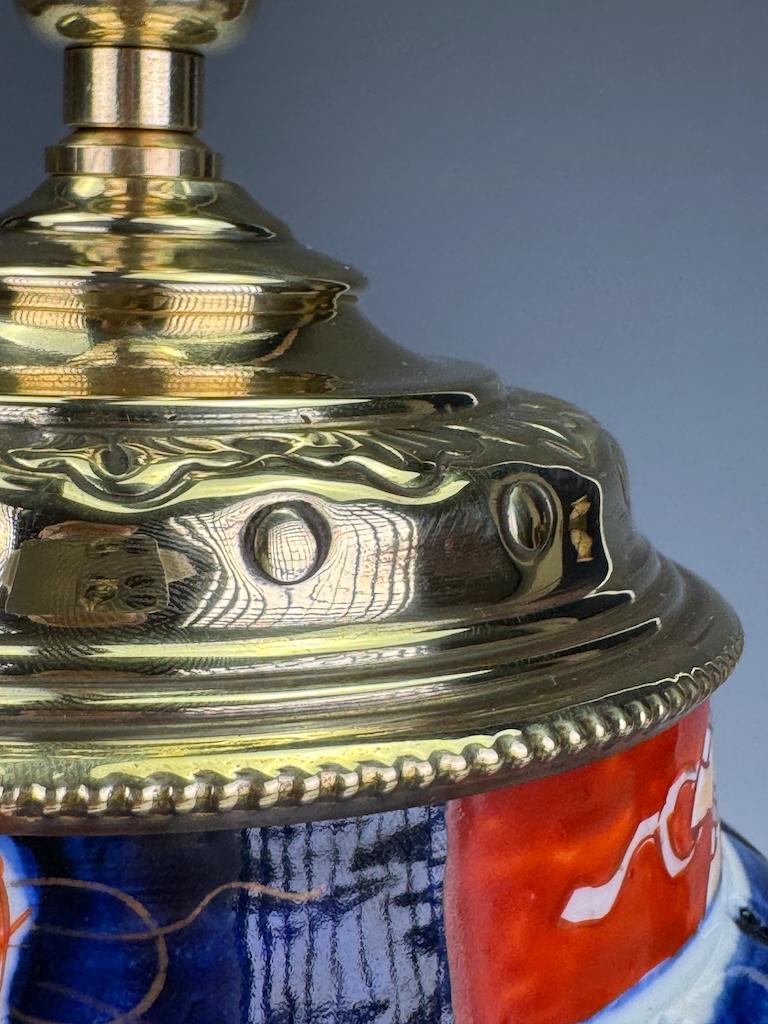 XIXe siècle 1853 Lampe de table japonaise Imari - De la flamme à l'huile à la lumière intemporelle en vente