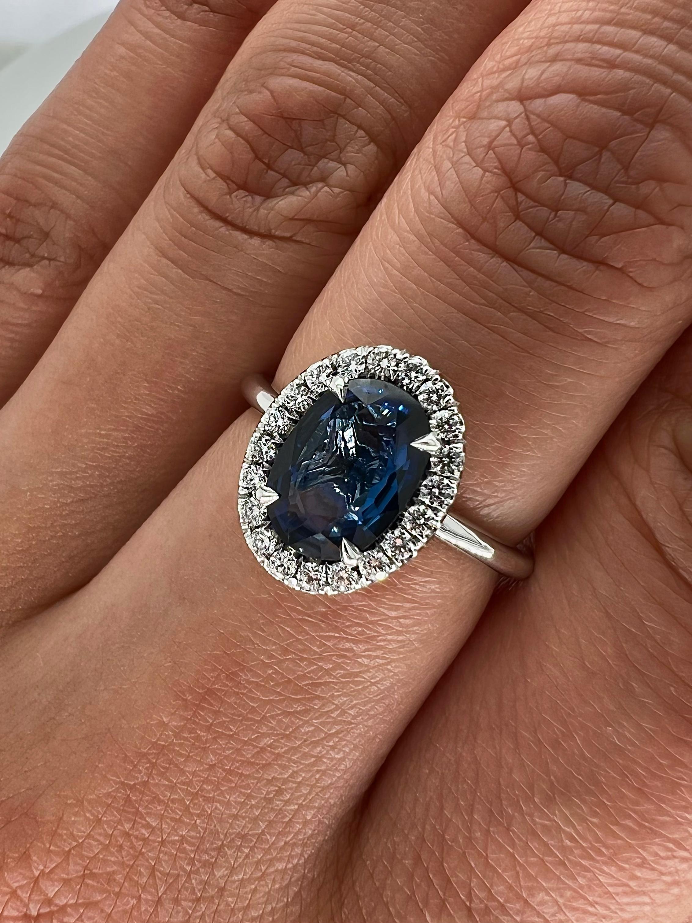 2.15 Total Carat Sapphire Diamond Ladies Ring In New Condition For Sale In New York, NY