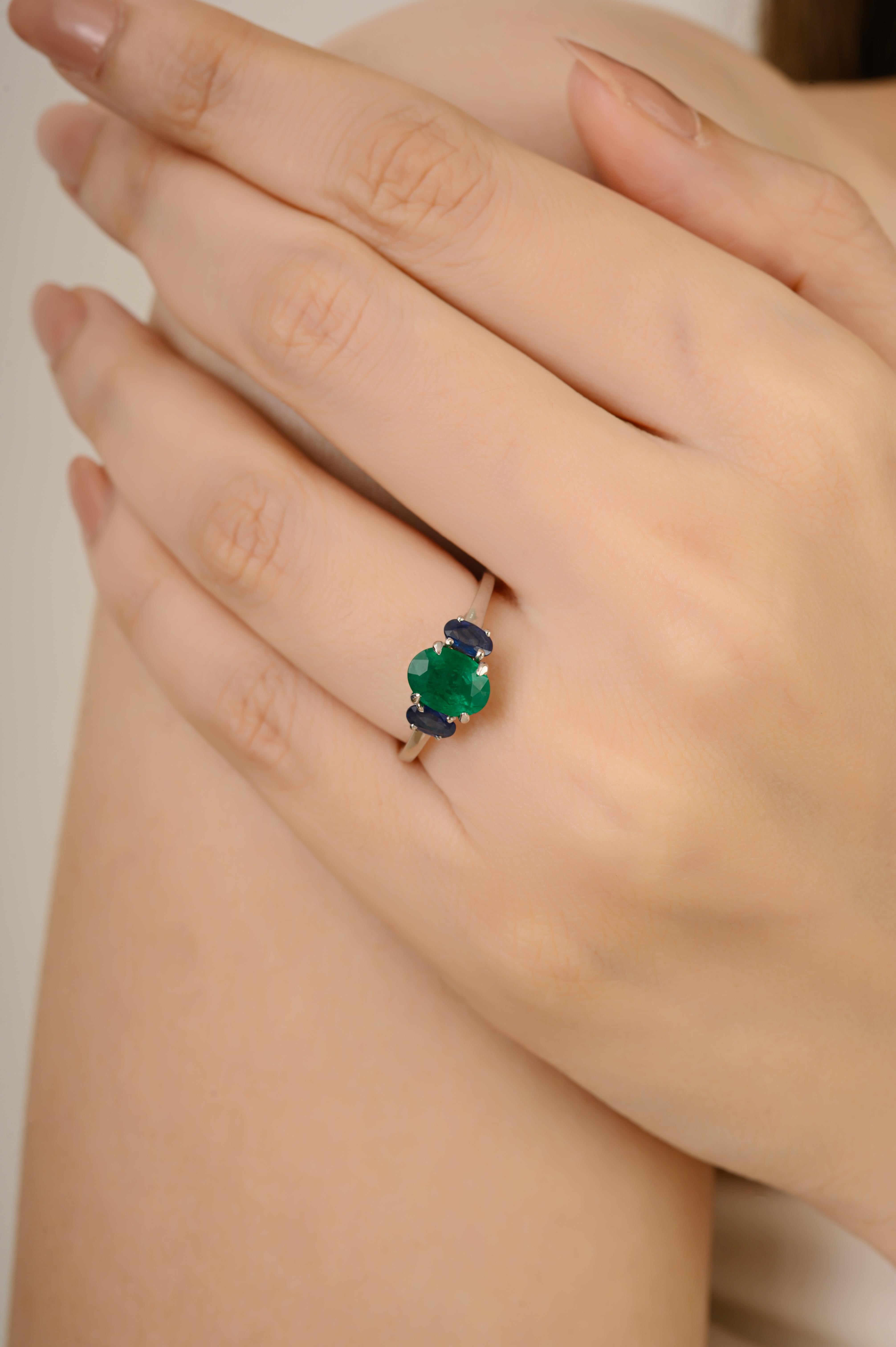 in vendita:  Anello a tre pietre con smeraldo e zaffiro blu da 1,85 carati in oro bianco 14K Gioielli di pregio 4