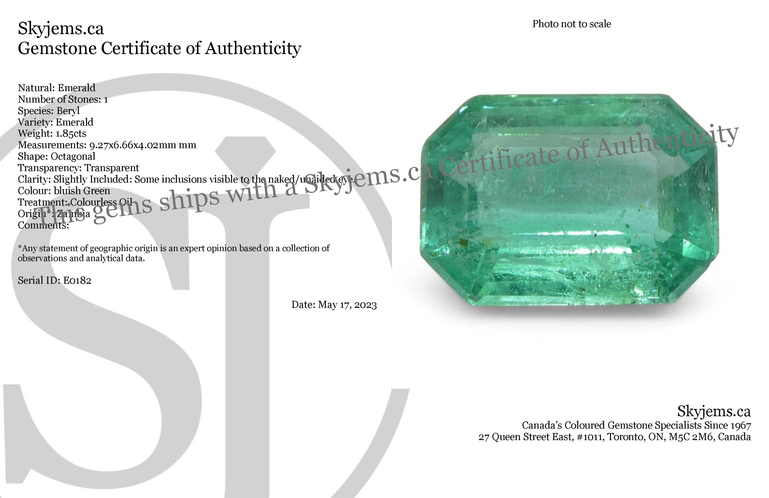 Beschreibung:

Edelstein-Typ: Smaragd 
Anzahl von Steinen: 1
Gewicht: 1,85 Karat
Abmessungen: 9.27x6.66x4.02mm
Die Form: Achteckig
Schnittstil Krone: Stufenschnitt
Schnittstil-Pavillon: Stufenschnitt 
Transparenz: Transparent
Klarheit: Geringfügig