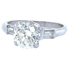 Bague en platine avec diamants naturels taille européenne et diamants baguettes de 1,85 carat