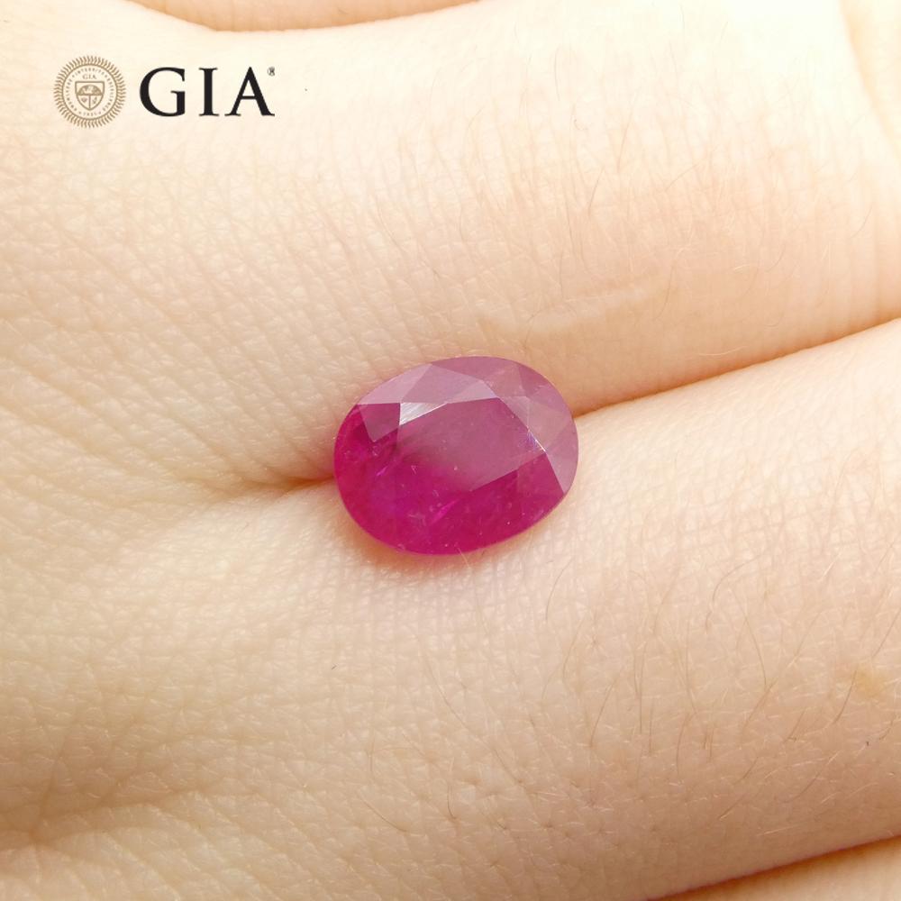 1.85ct Rubino ovale rosso violaceo certificato GIA Mozambico in vendita 6