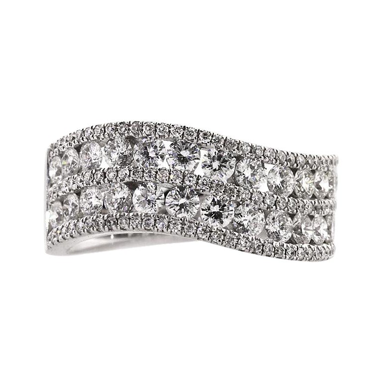 1.85ct Round Brilliant Cut Diamond White Gold Band For Sale