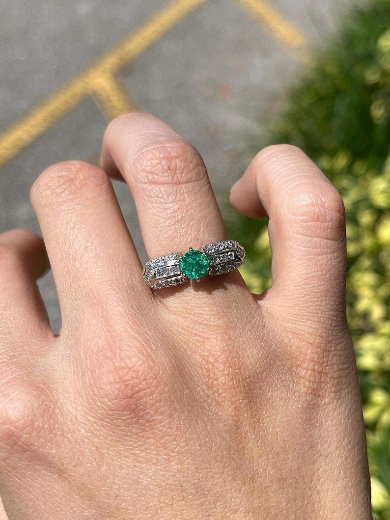 Modern 1.85tcw 18K Round Colombian Emerald & Diamond Accent Ring - Six Prong Set For Sale
