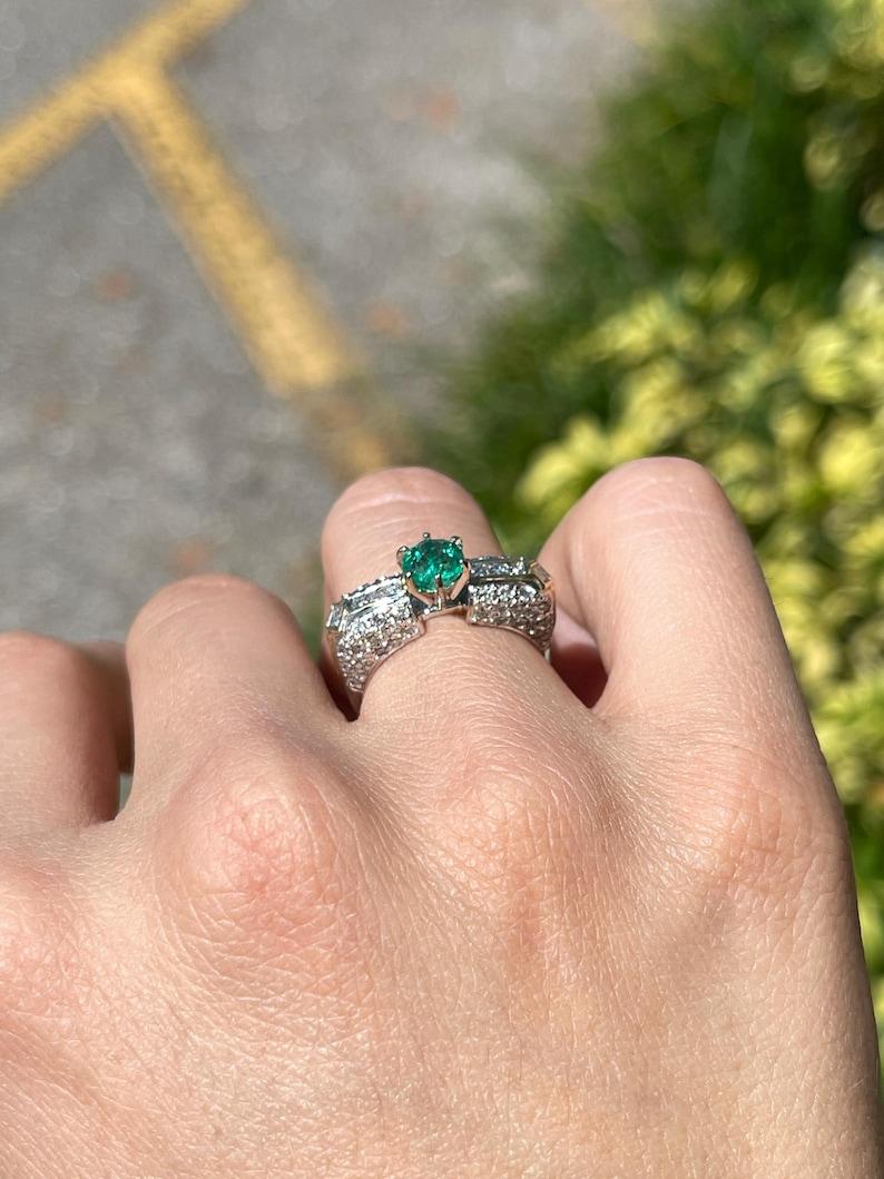 Women's 1.85tcw 18K Round Colombian Emerald & Diamond Accent Ring - Six Prong Set For Sale